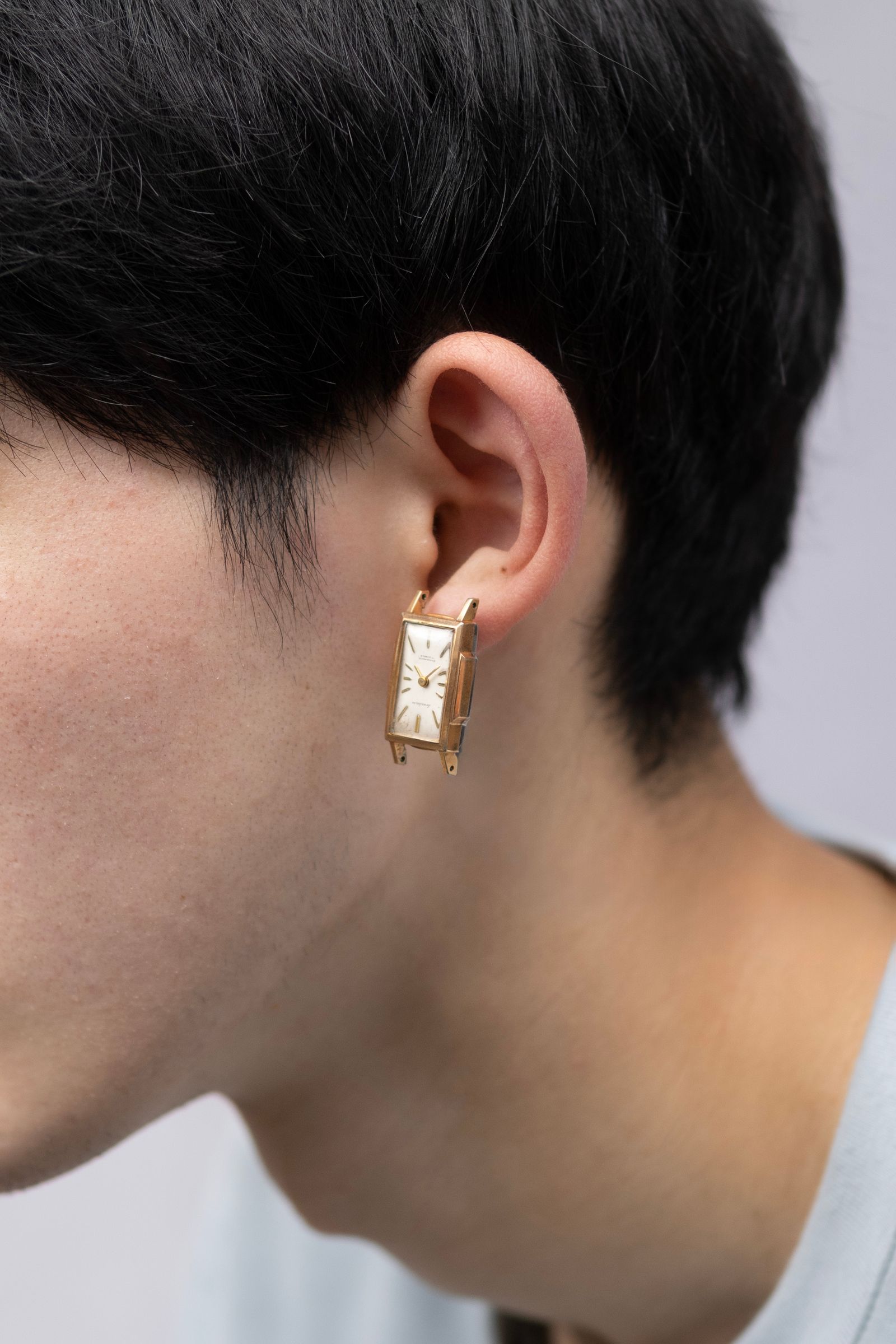 VINTAGE WATCH EARRING / GOLD