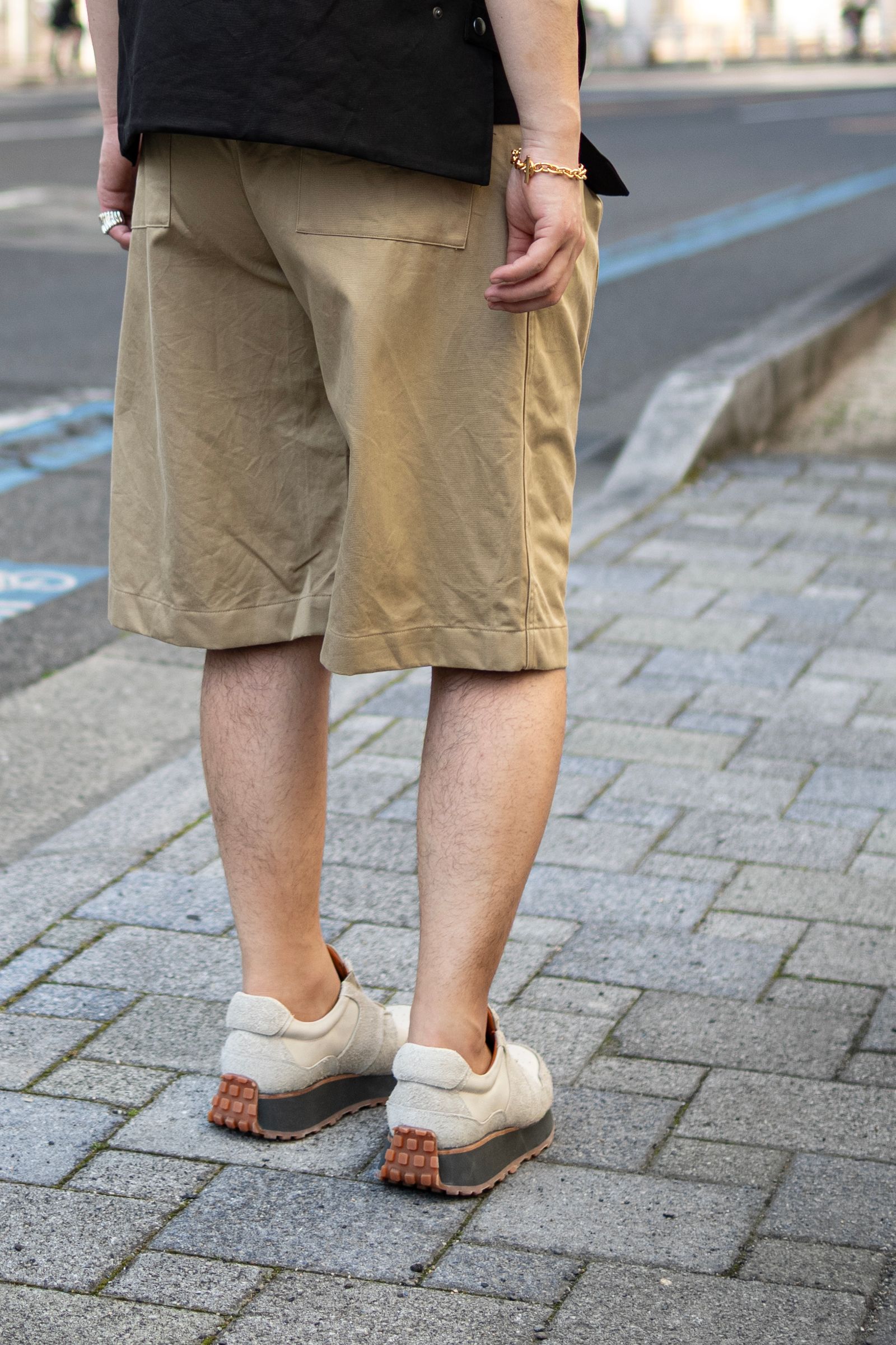 roundabout - Pin Tuck Half Pants / Beige | Retikle Online Store