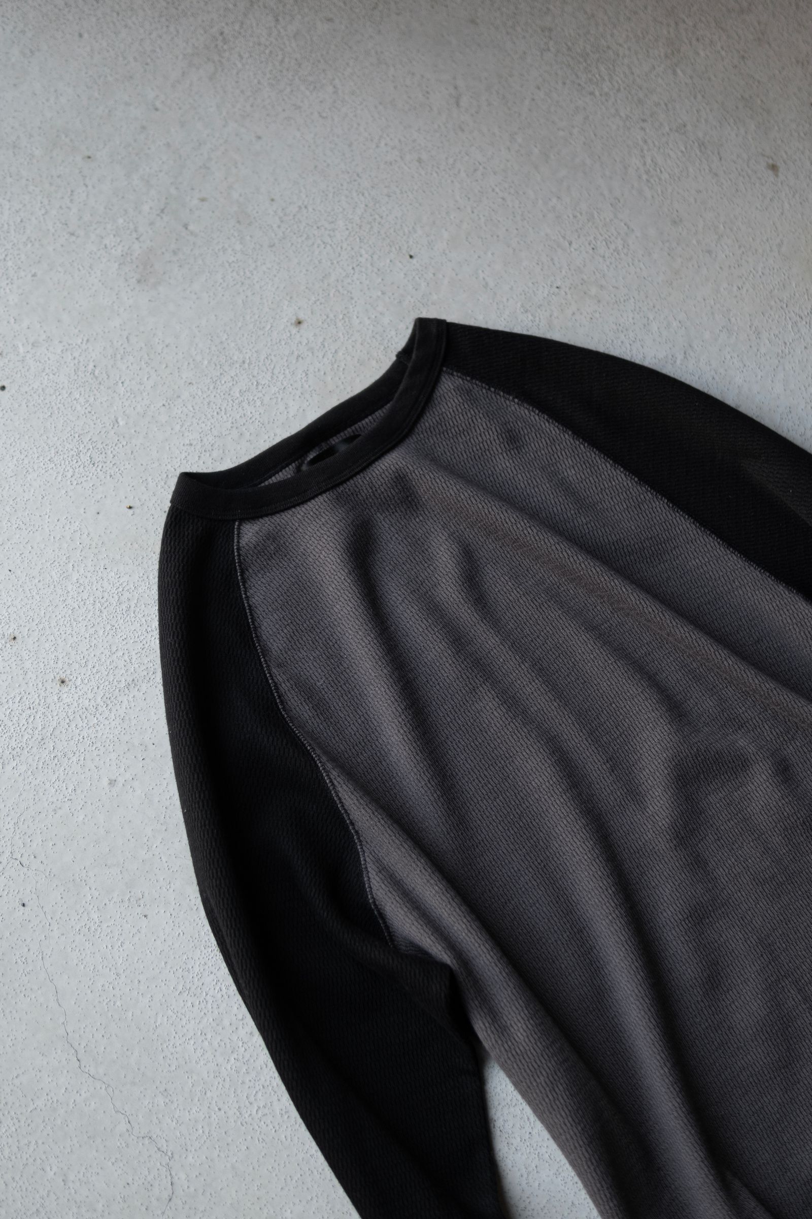 RAGLAN SLEEVE THERMAL LS / CHARCOAL×BLACK