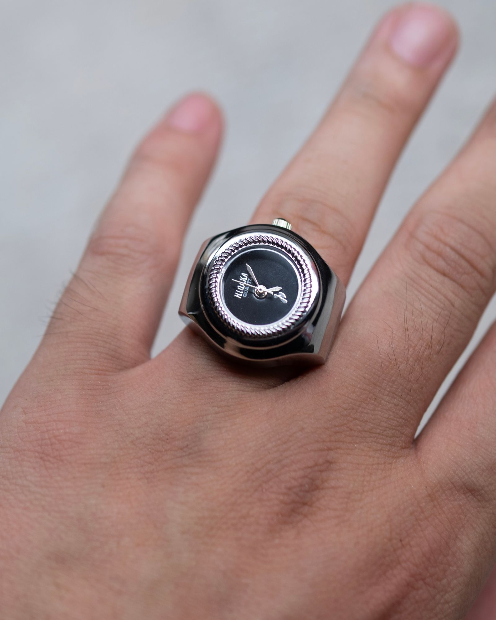 Ghost Ring Watch / Silver/Black