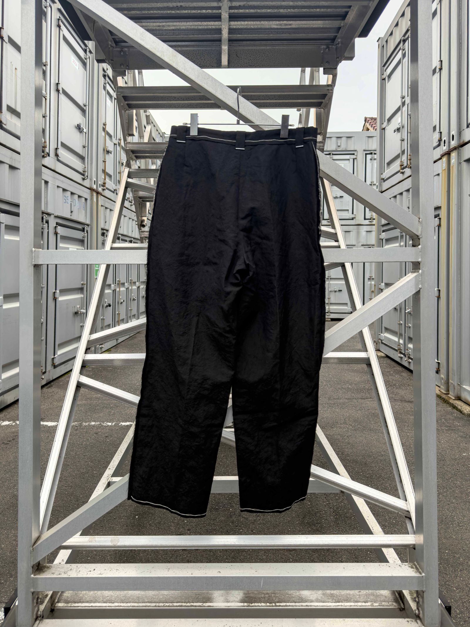 “SAMON” pleated ceremony pants / Black