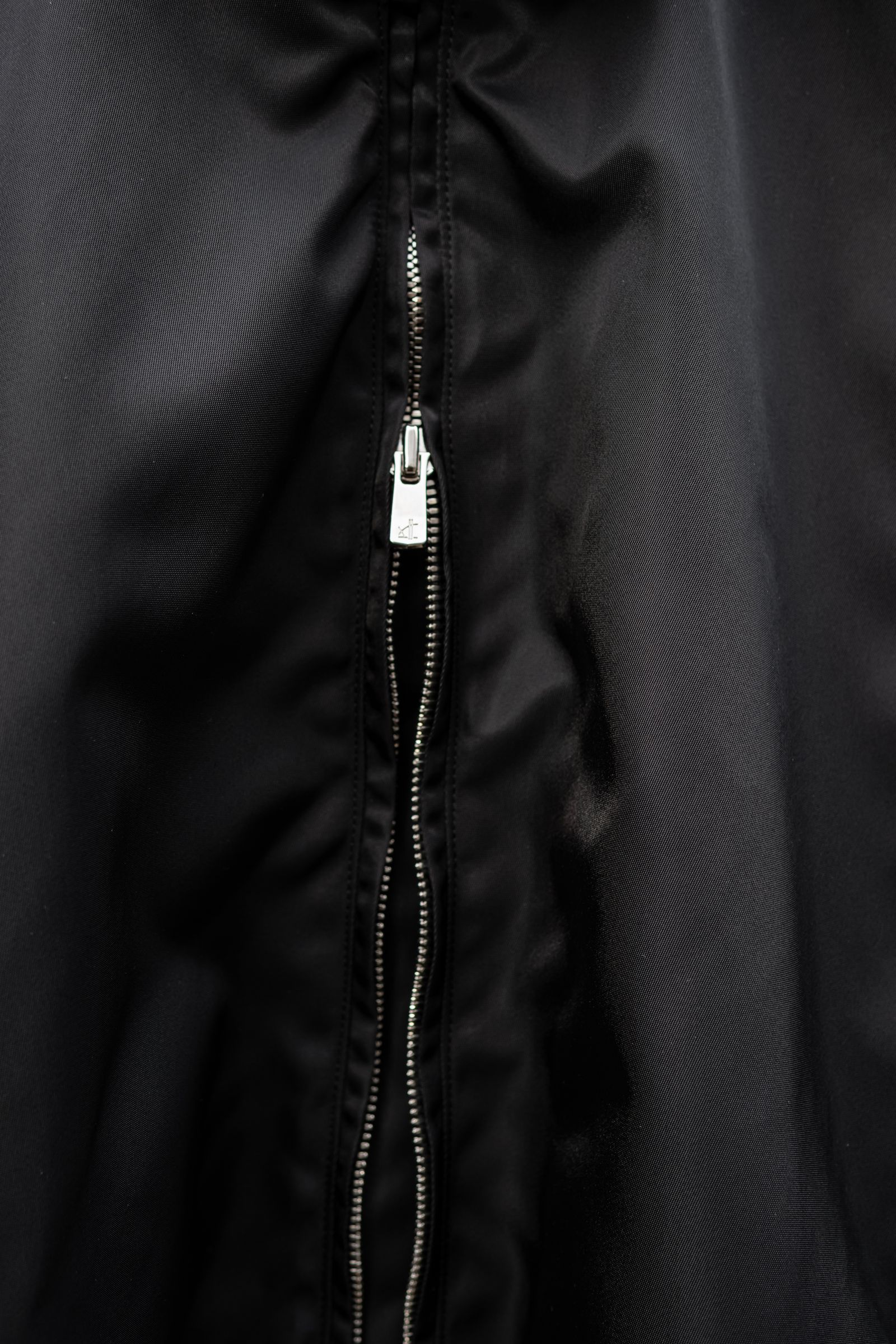 【LIMITED EDITION】fish tale windbreaker