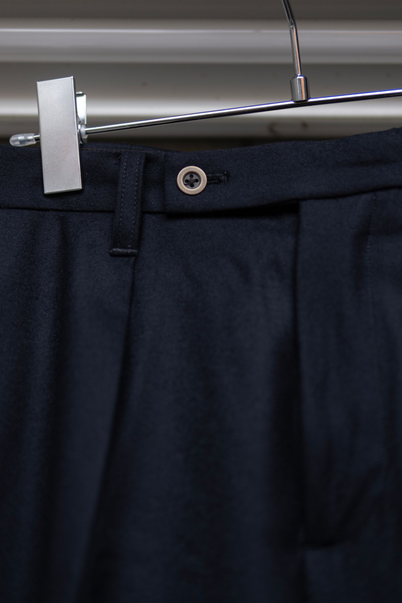 Code embroidery trousers / nvy