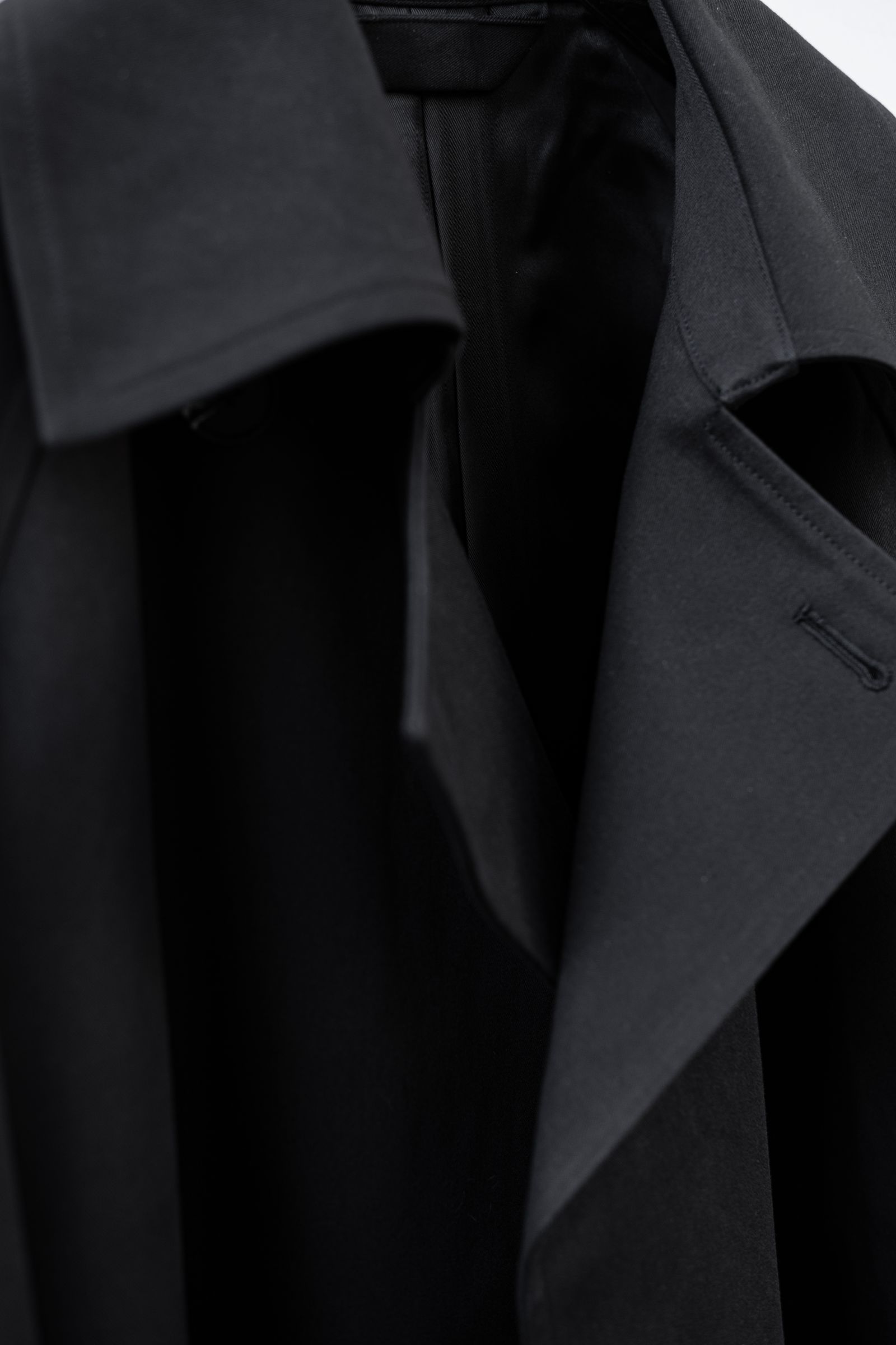 Blanc YM - Short trench coat / Black | Retikle Online Store