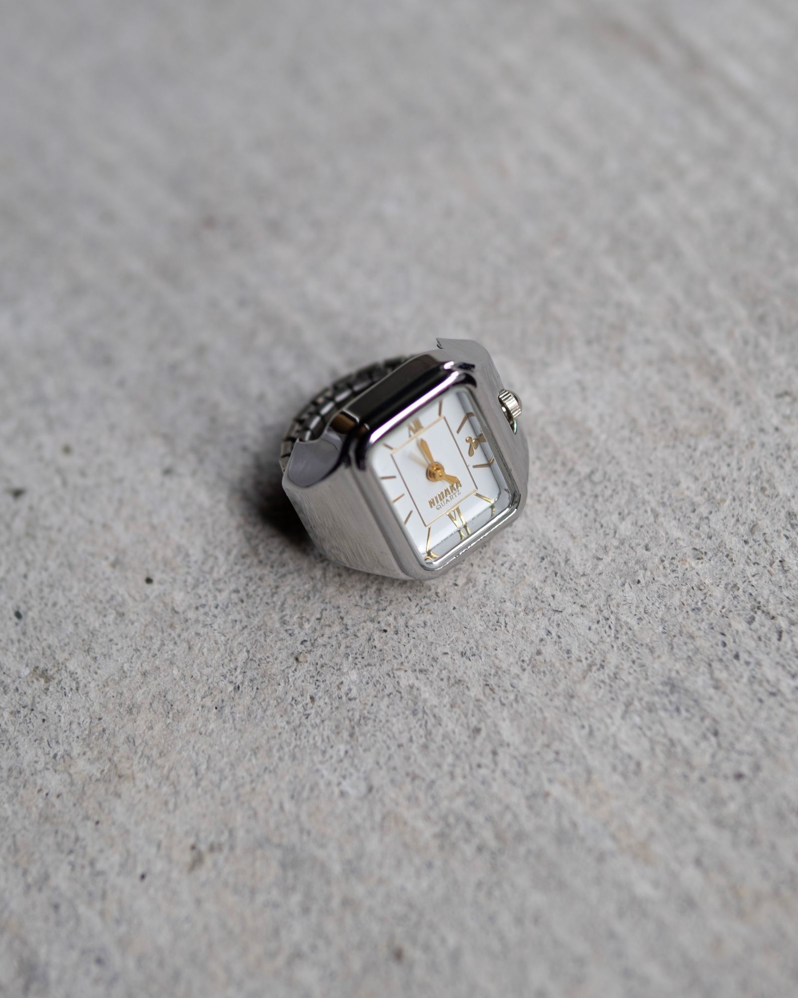 Legacy Ring Watch / Silver/White