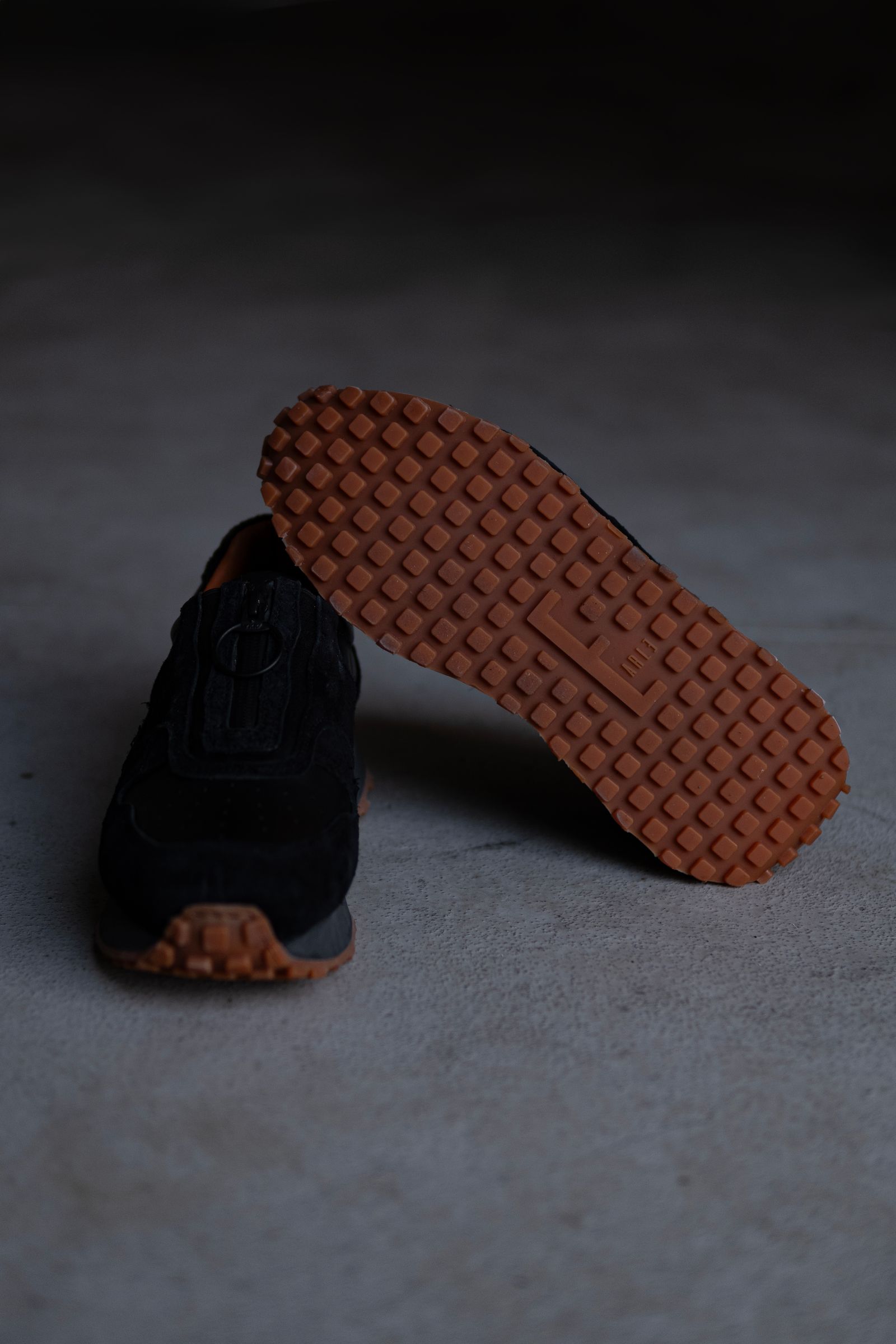 Zip & gore runner / Black