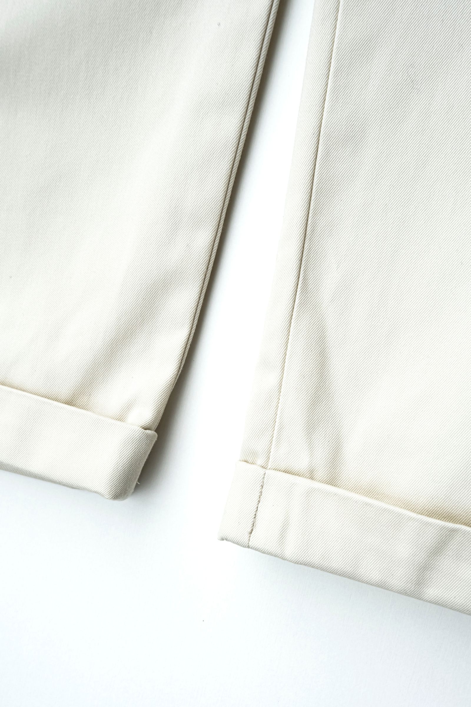 NEW 2TUCK BELTLESS TROUSERS COLD MATCED / OFF
