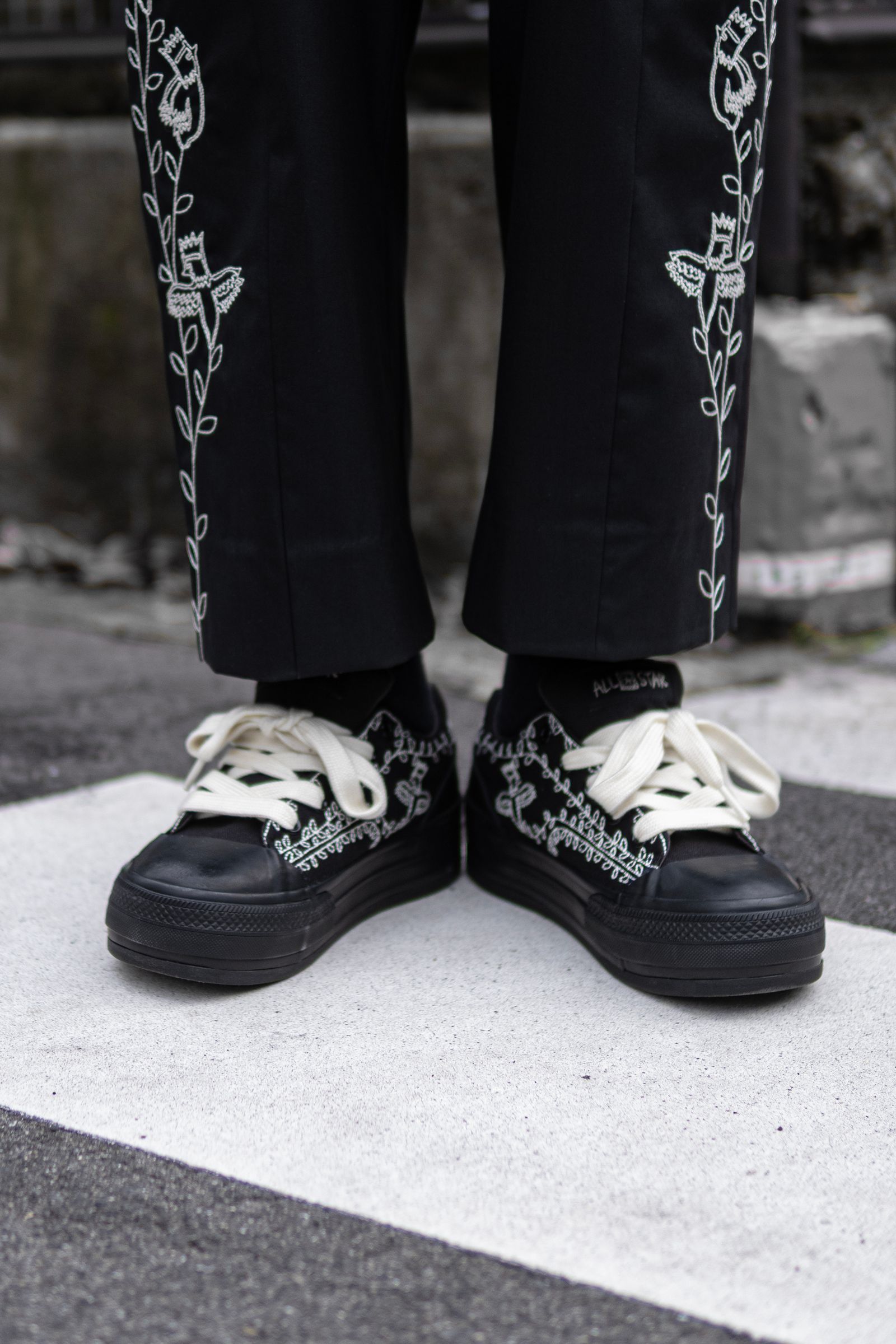 SHINYAKOZUKA - PICTURESQUE ANTIQUE SNEAKER WITH CONVERSE