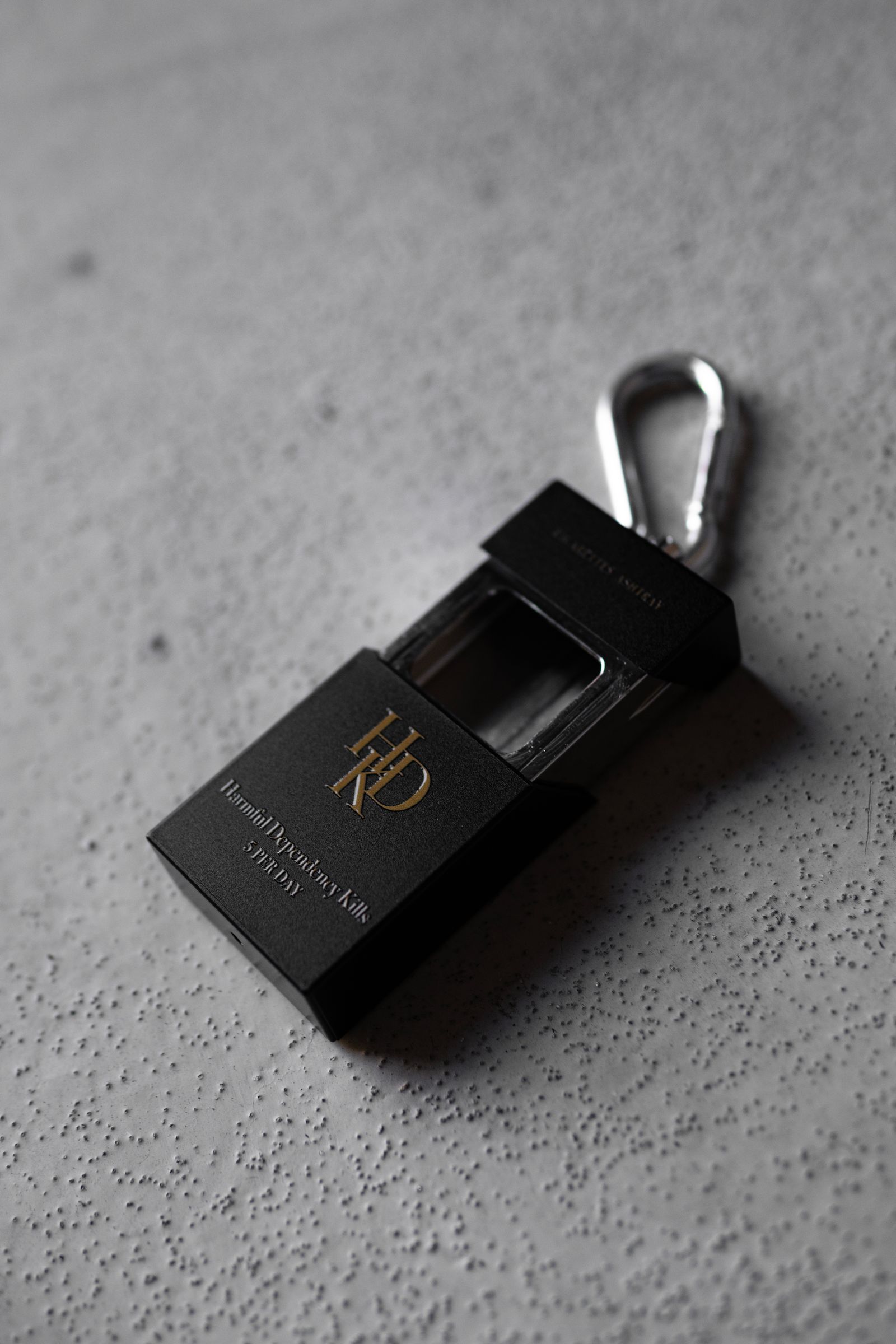 PORTABLE ASHTRAY - JPS / BLACK