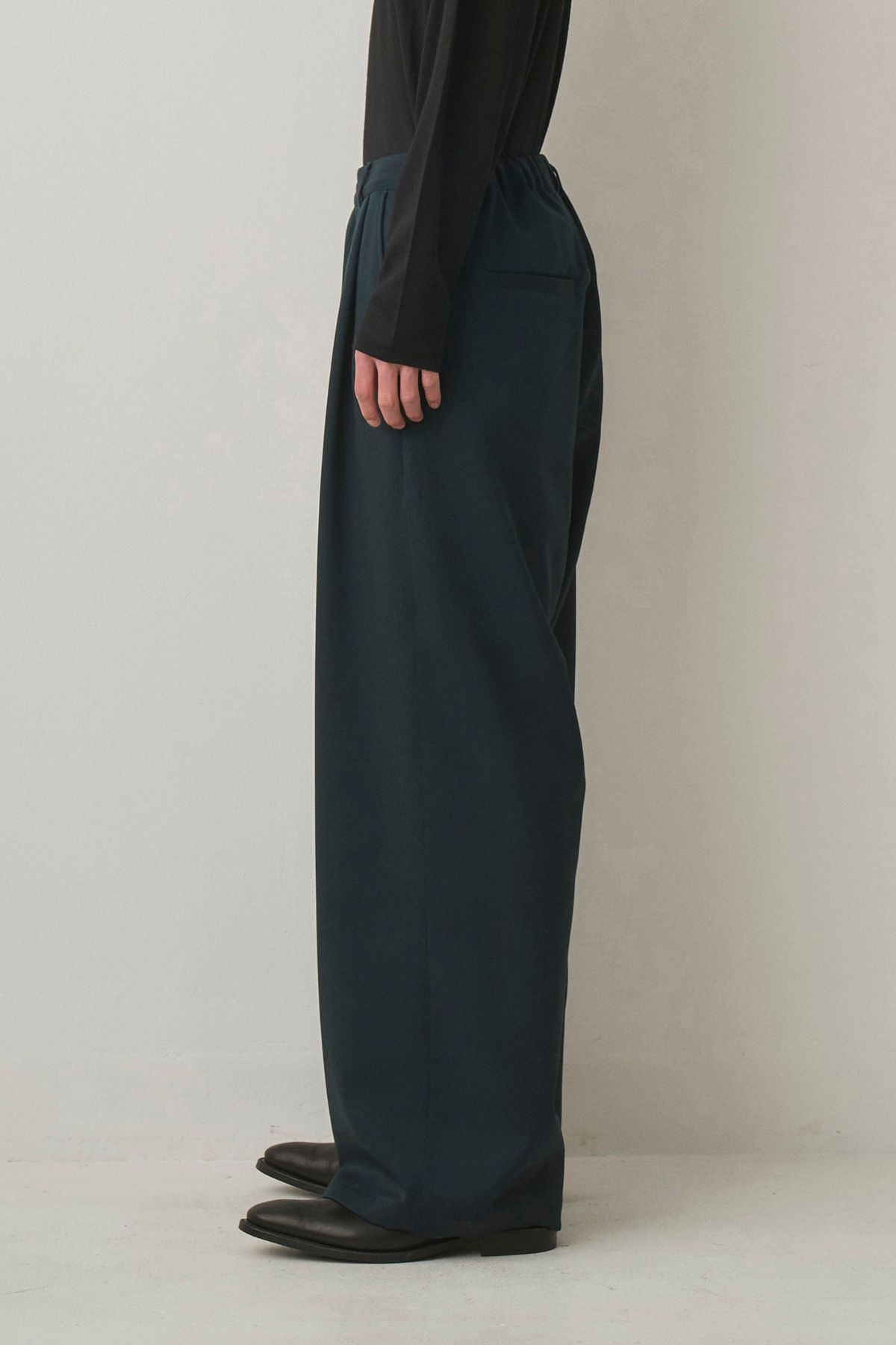 2TUCK WIDE EASY PANTS / GREEN