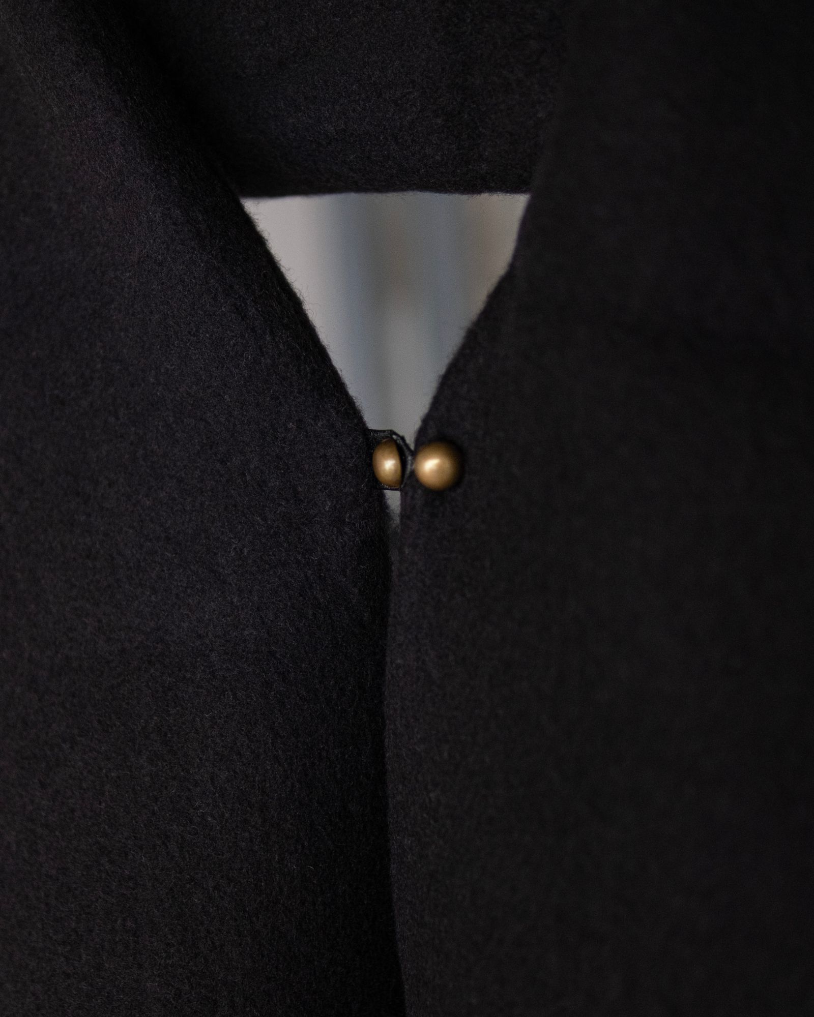 BUTTONED  TUBE MUFFLER / BLACK