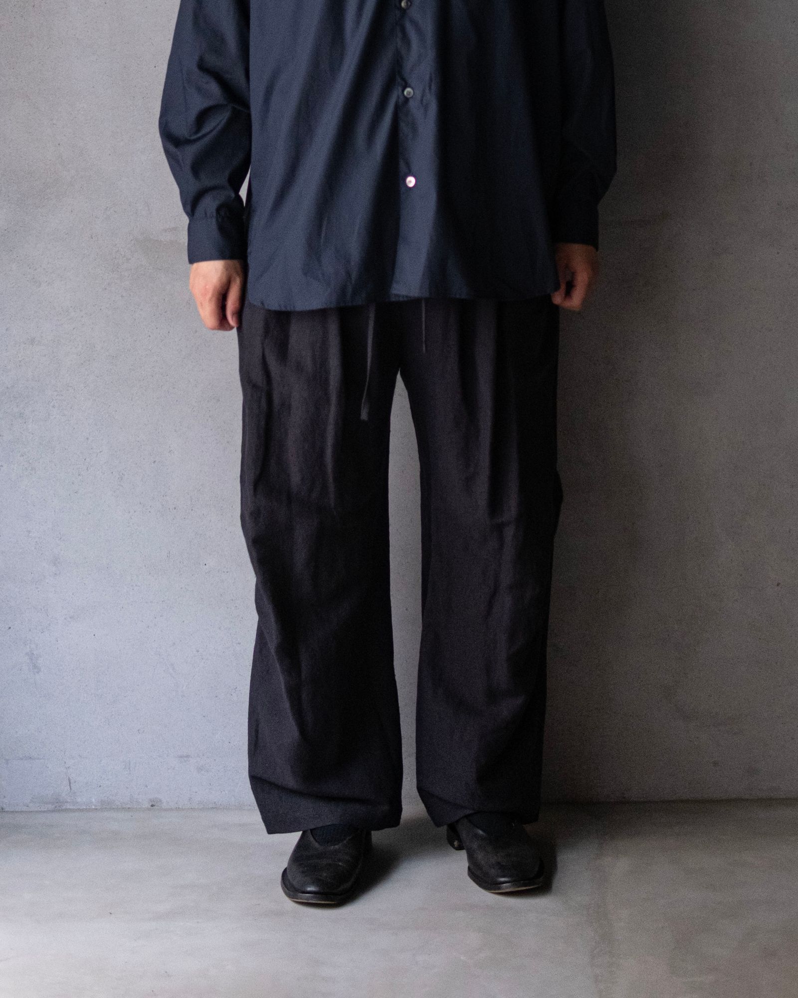 Linen Silk Wide Knee Tuck Pants / Black