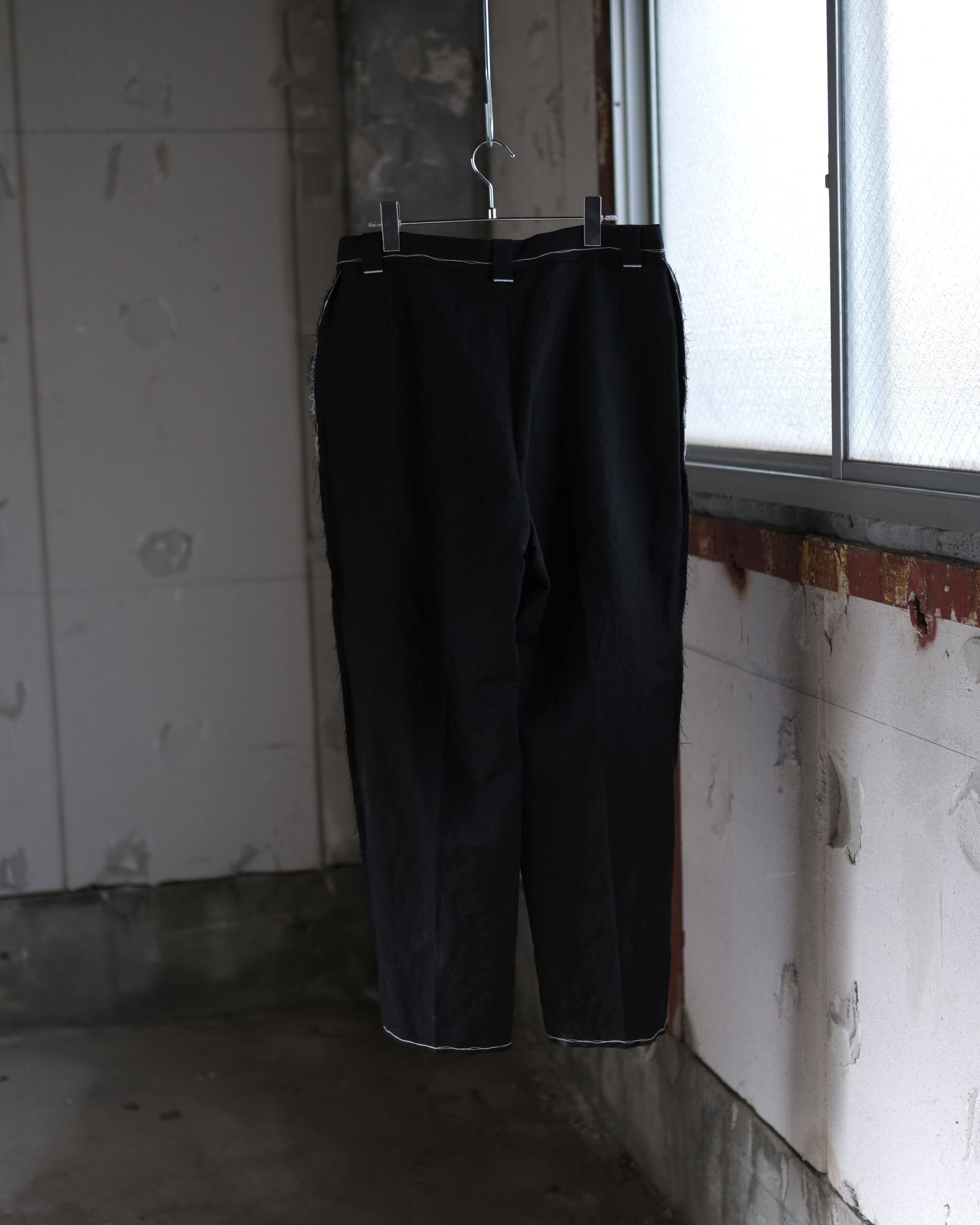 “SAMON” pleated ceremony pants / Black