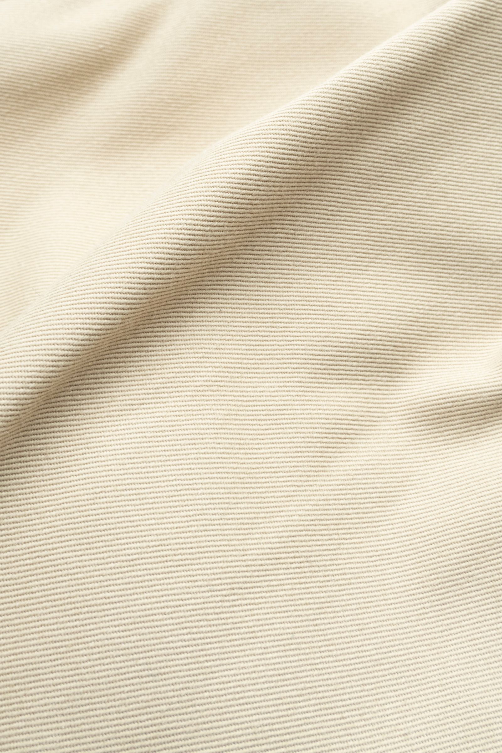 NEW 2TUCK BELTLESS SHORTS COLD MARCED / KHAKI
