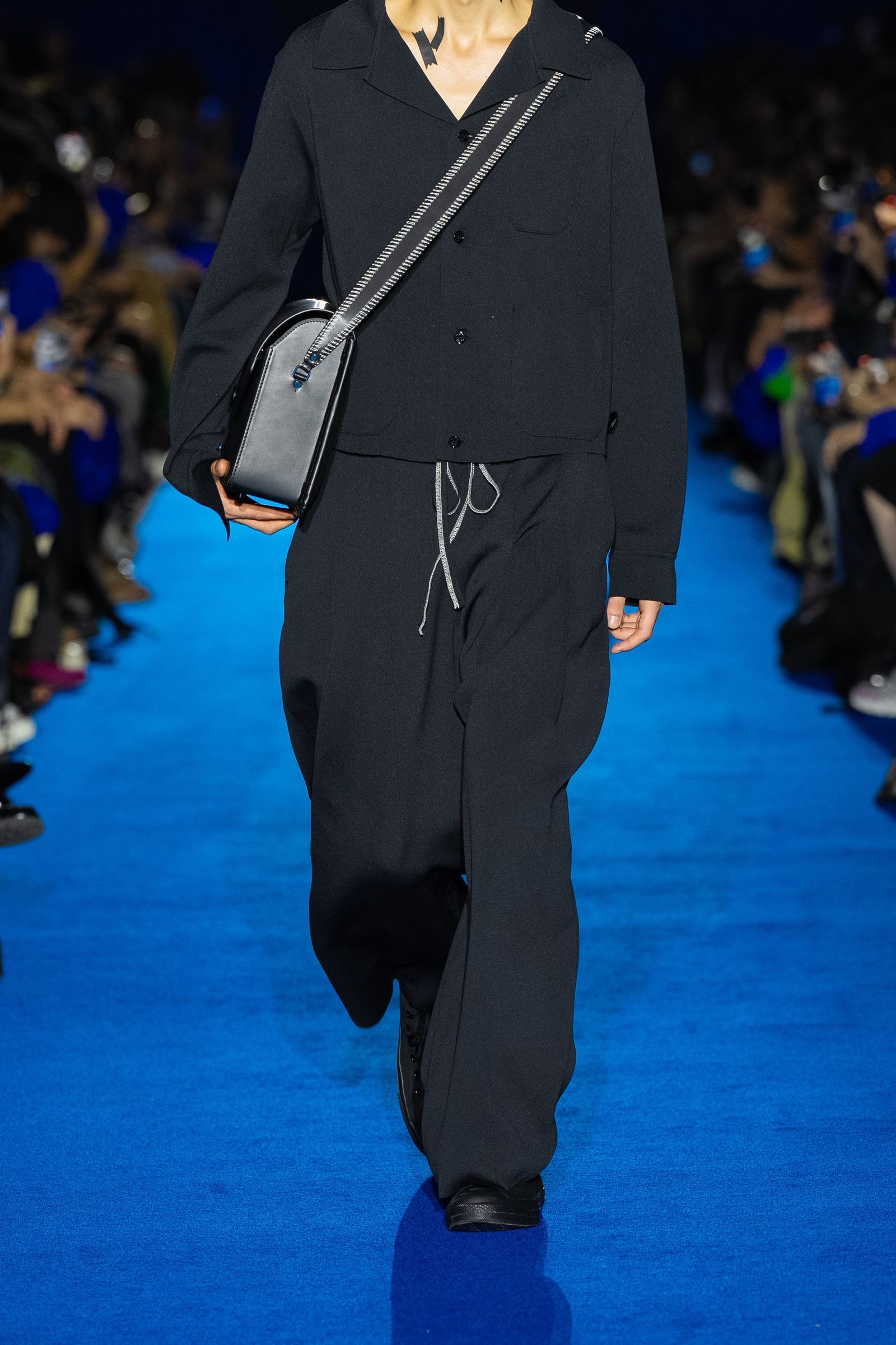 KNITTED BAGGY / COLOURLESS BLACK
