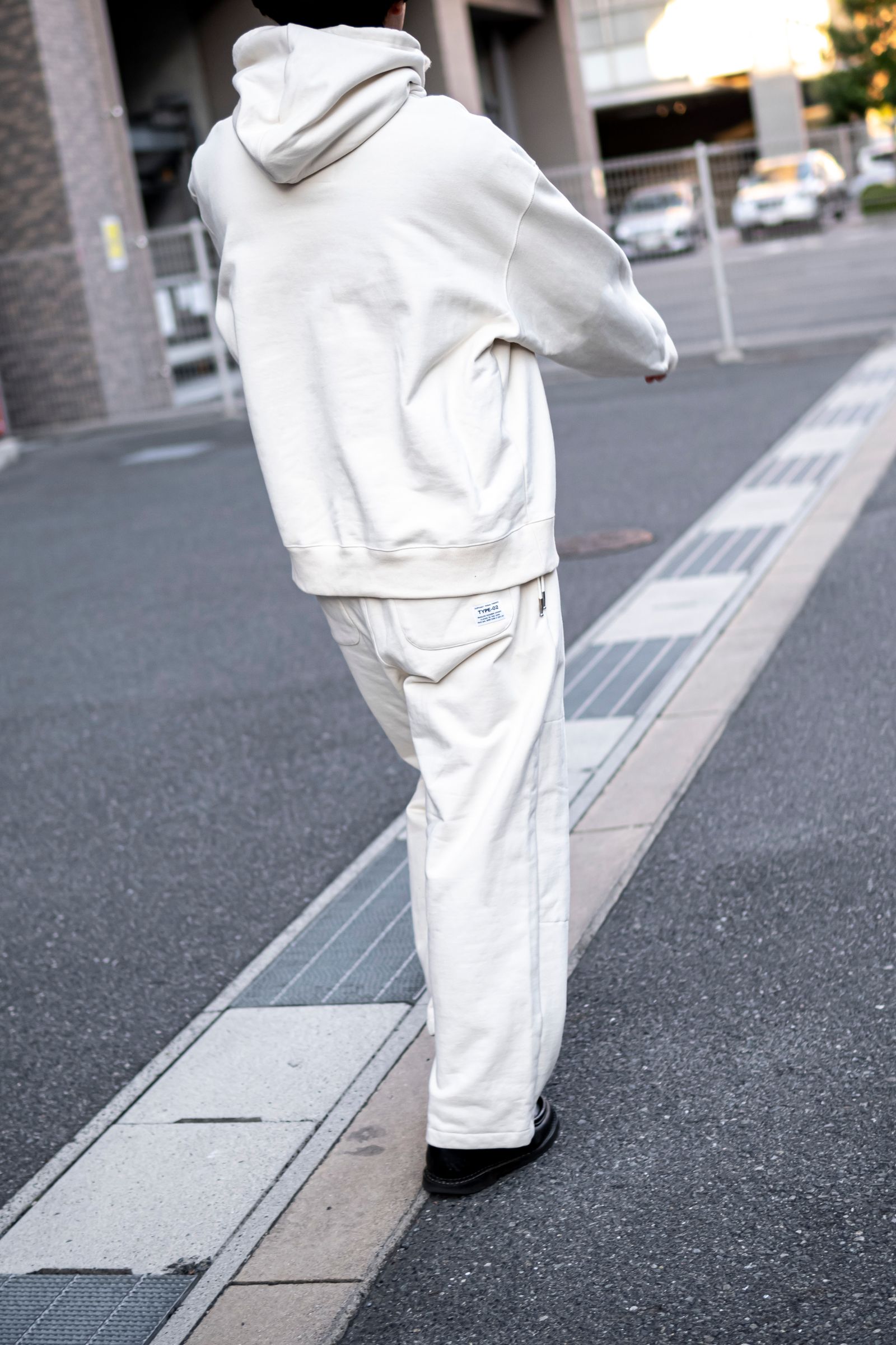 Hybrid Foodie / OFF WHITE