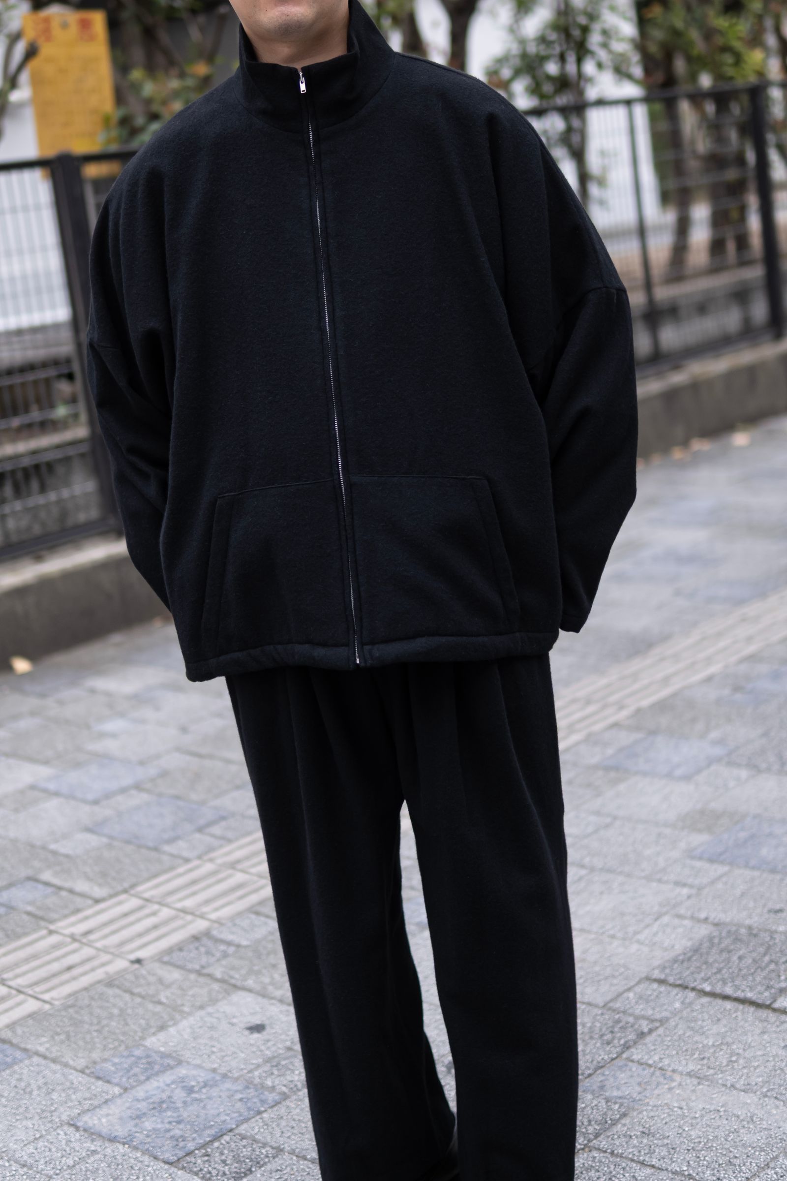 CASHMERE ZIP JACKET / BLACK