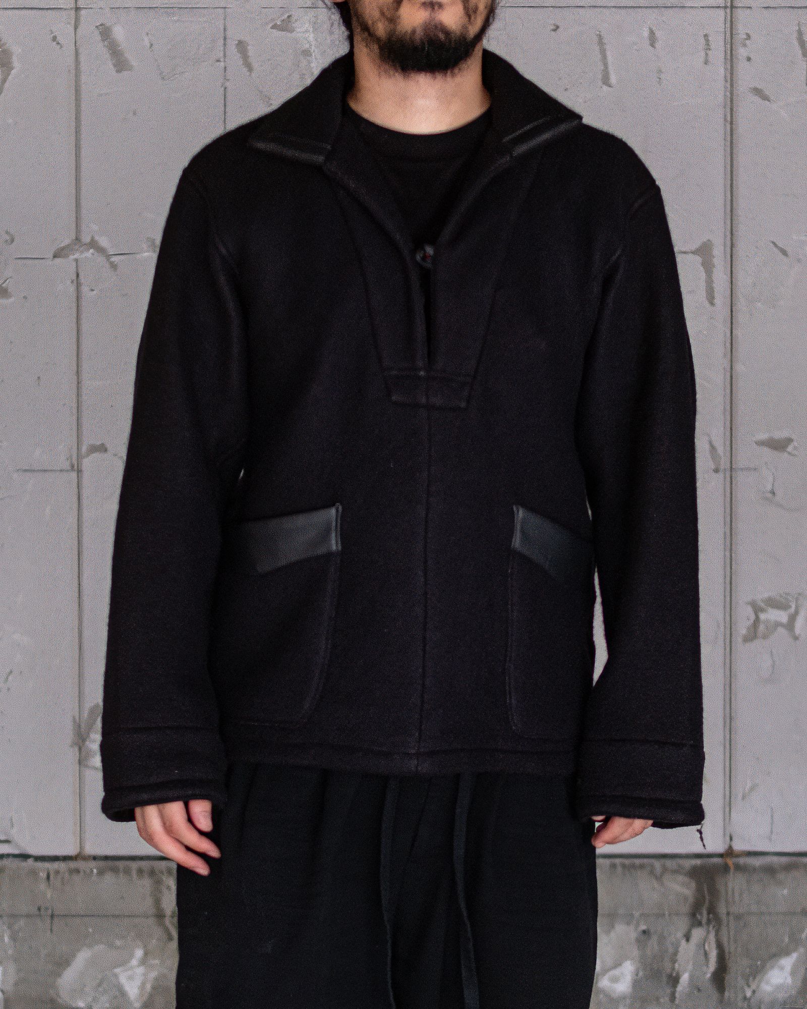 FAUX LEATHER TRIM OVERSIZED PULLOVER / BLACK