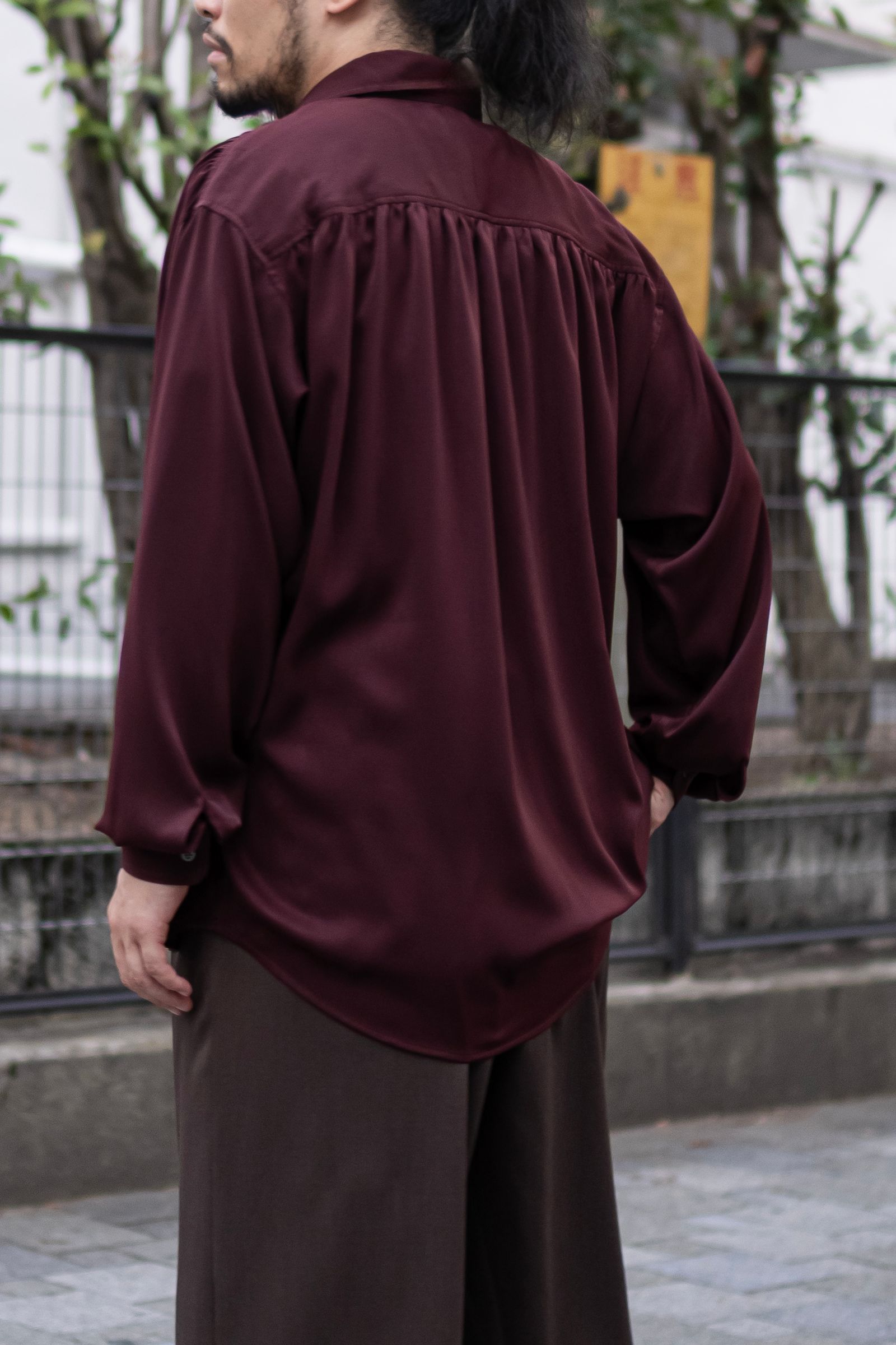 HUSH GATHER L/S SHIRT / BORDEAUX