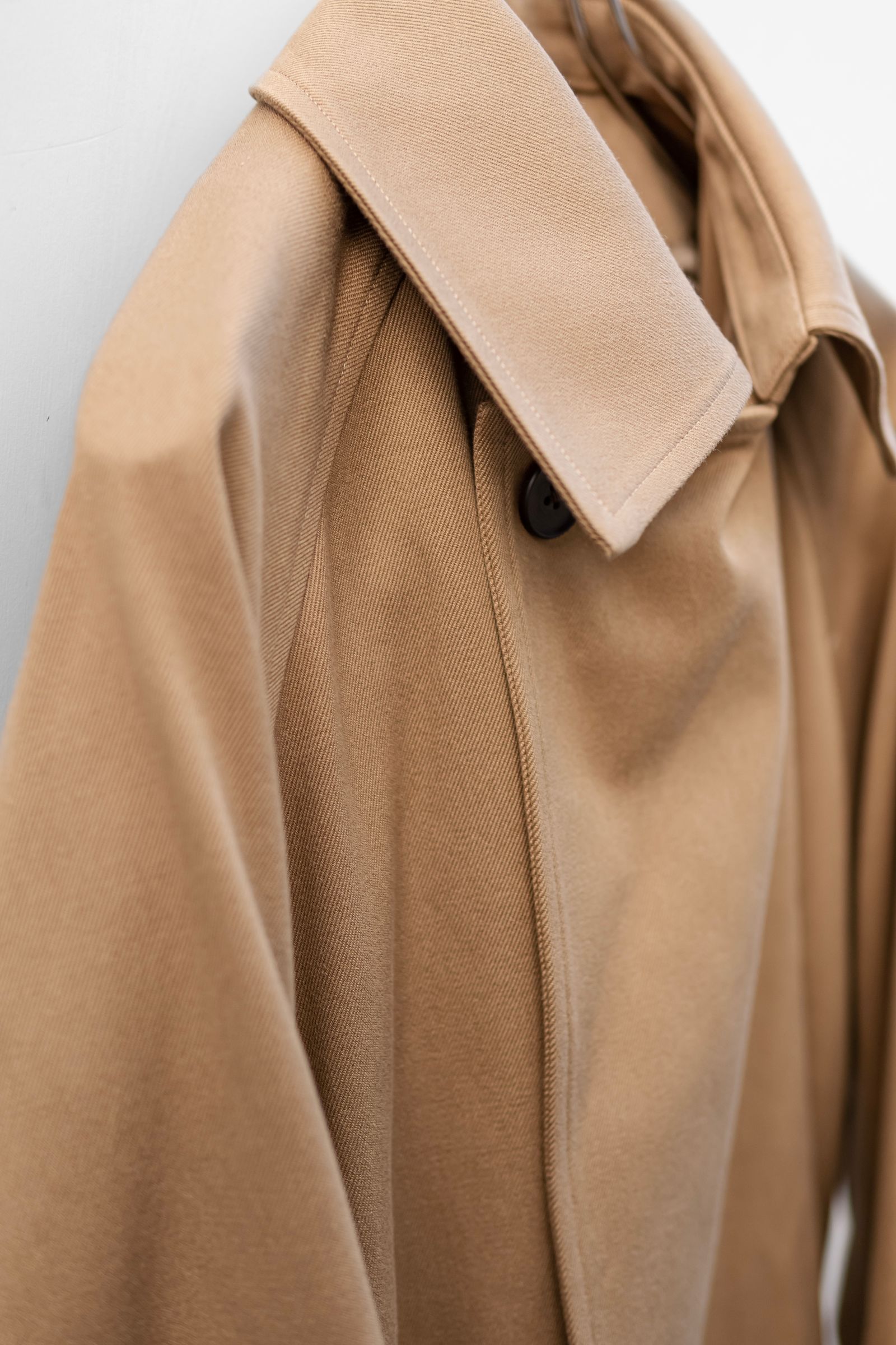 Blanc YM - Short trench coat / Beige | Retikle Online Store