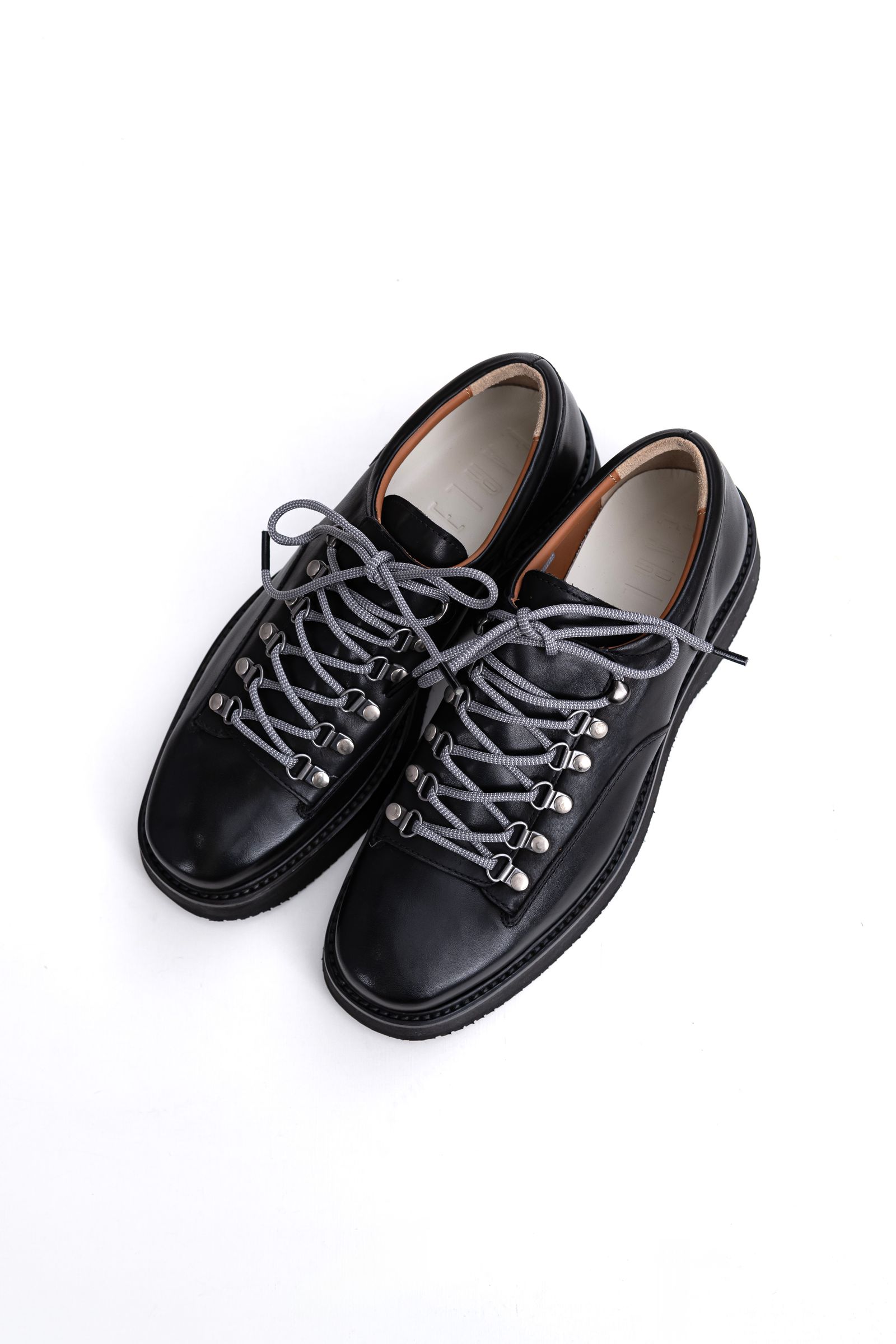 Shoe cut mountain / Black