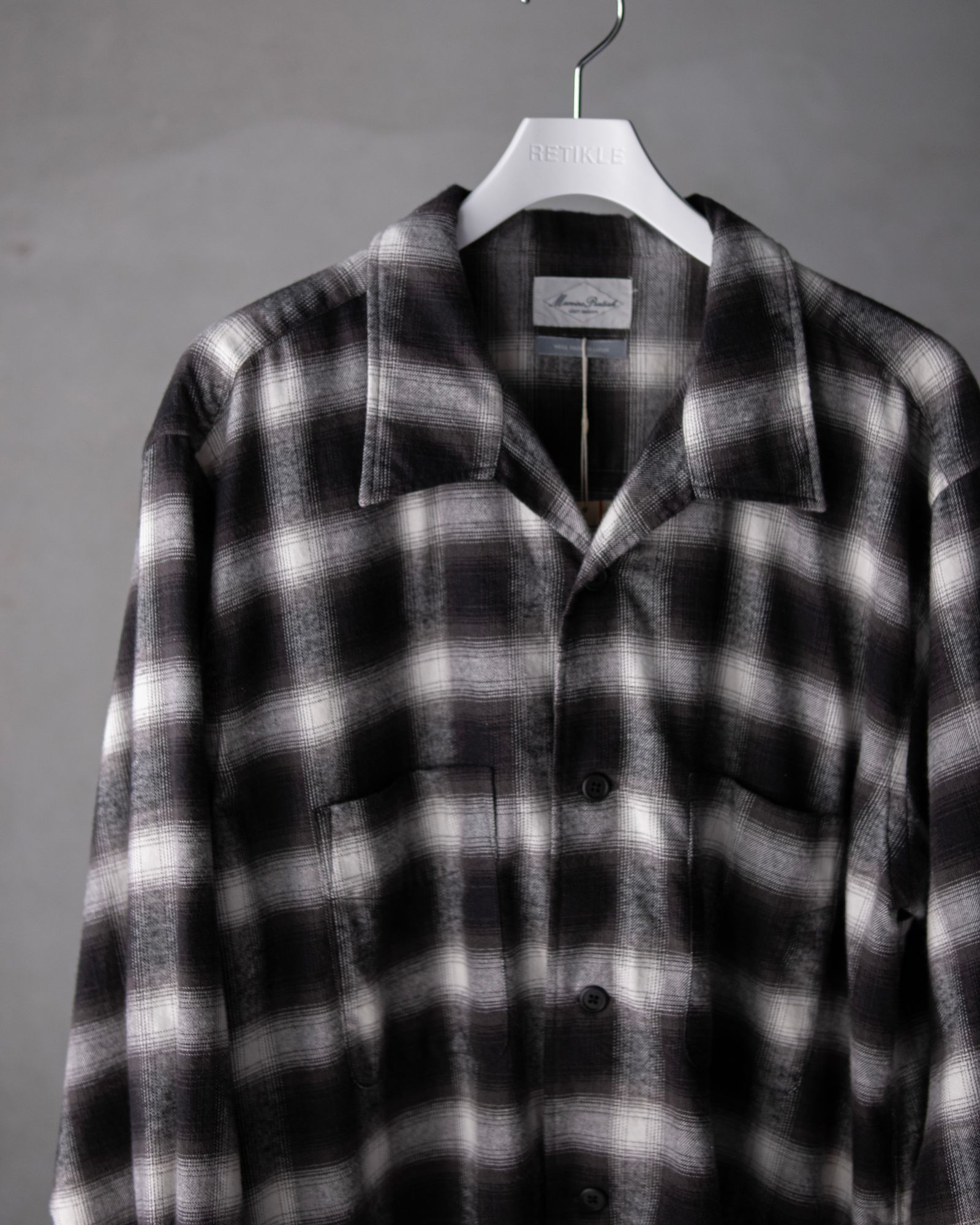 Open Collar SH / Black×White Ombre