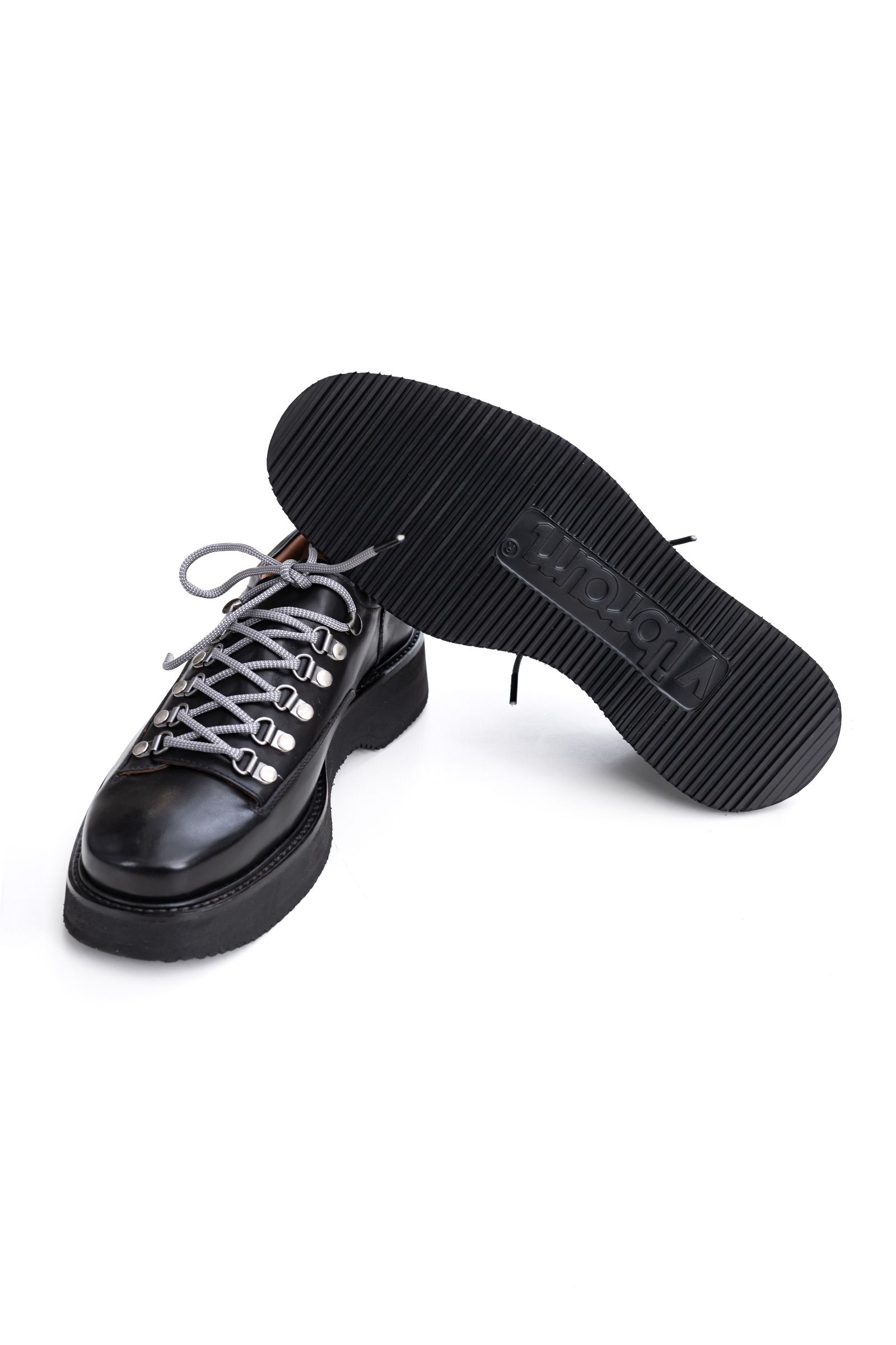 Shoe cut mountain / Black