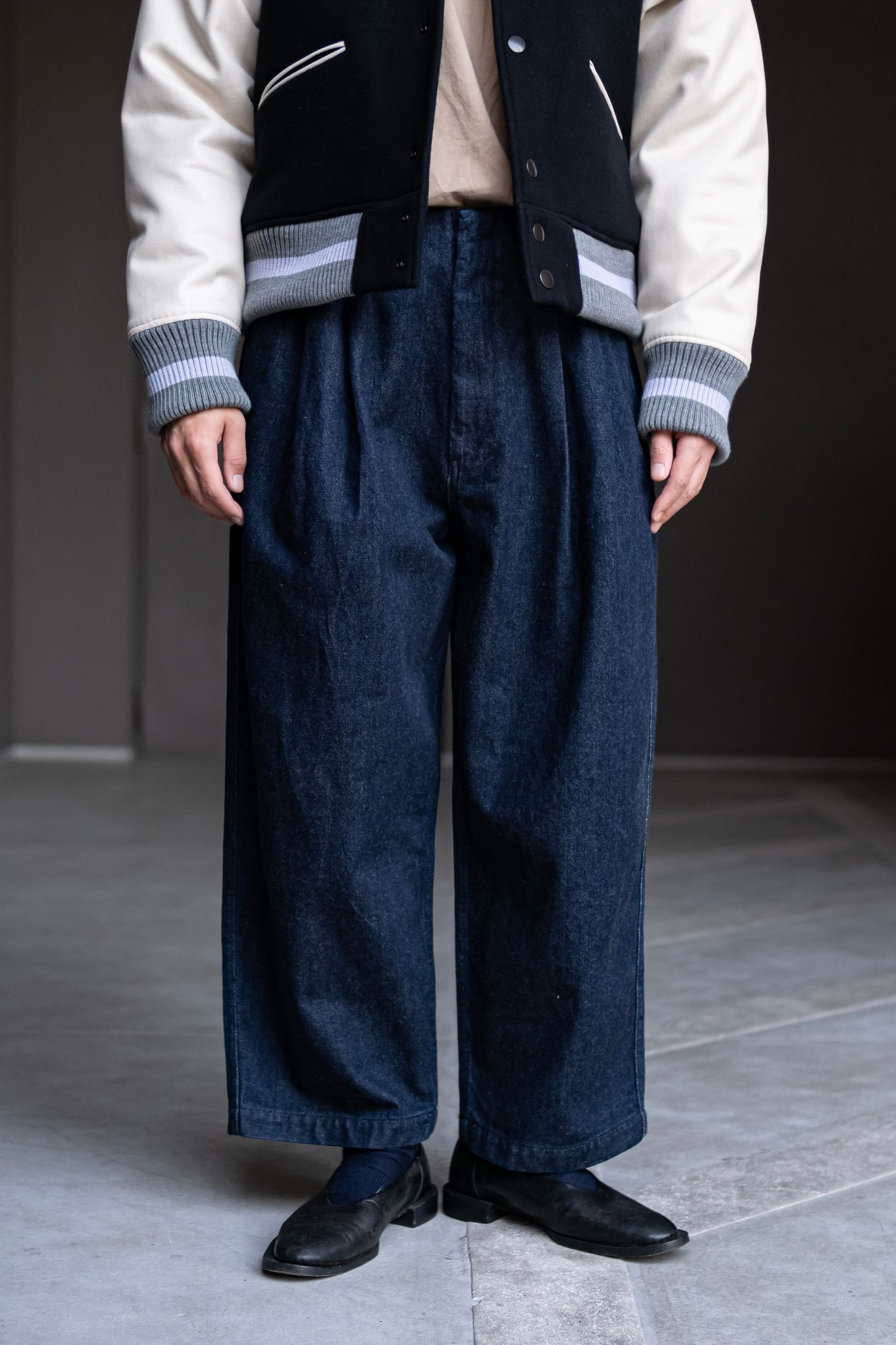 roundabout - Denim 2tuck Pants / Indigo Blue | Retikle Online Store