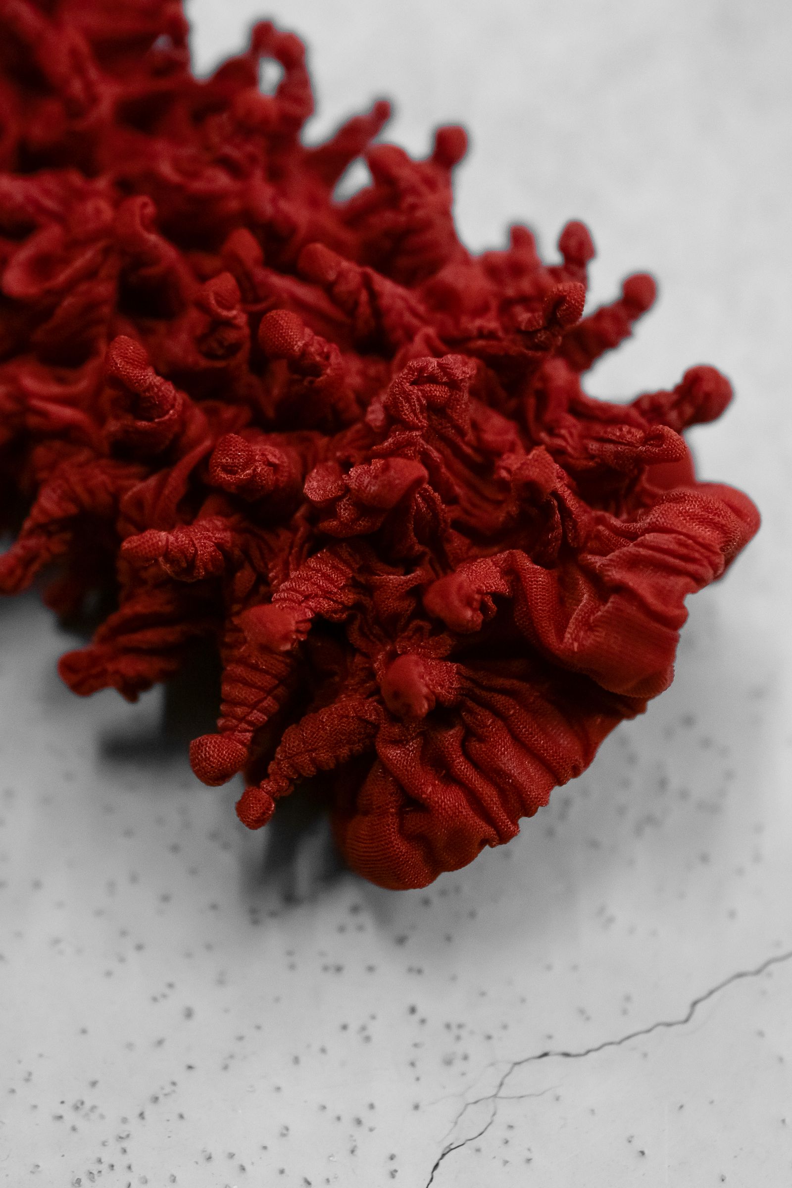 Versatile Spiky Shibori Glove / Red