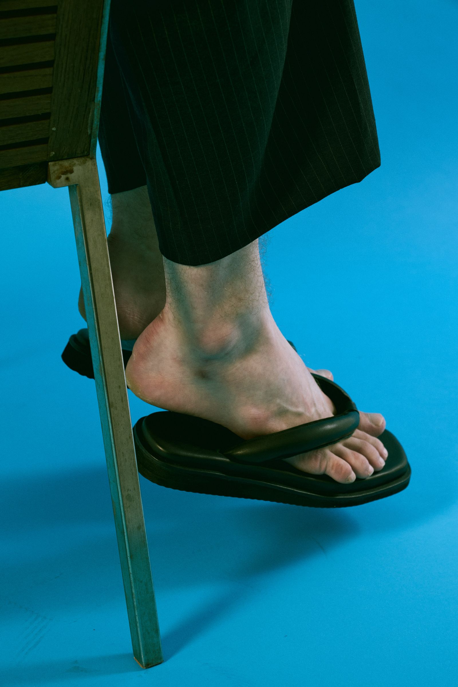 Mixed tong sandals / Black