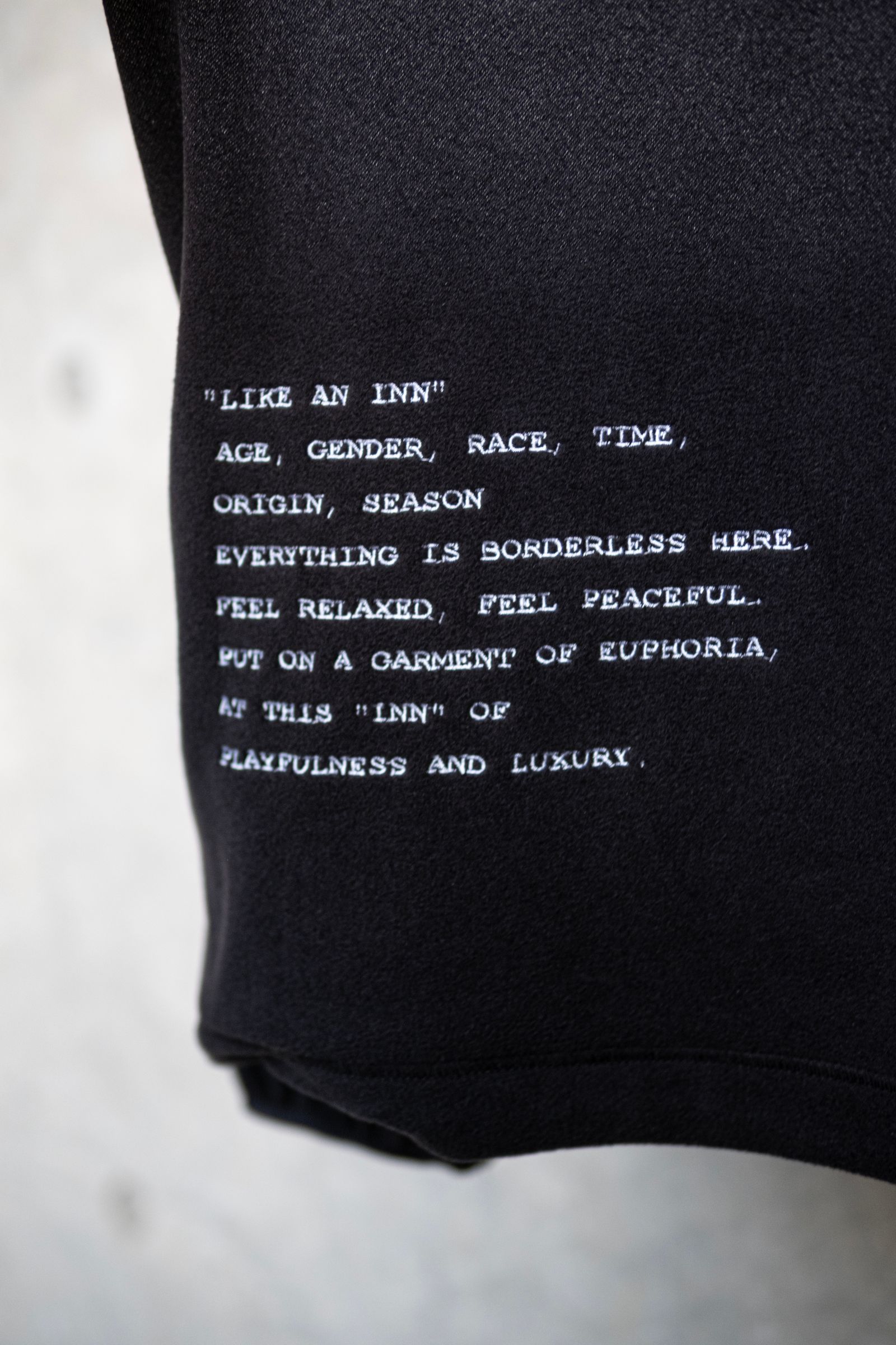 【INNAT×WILD THINGS】PIGMENT PRINT WASH POLARTEC PULLOVER / Black