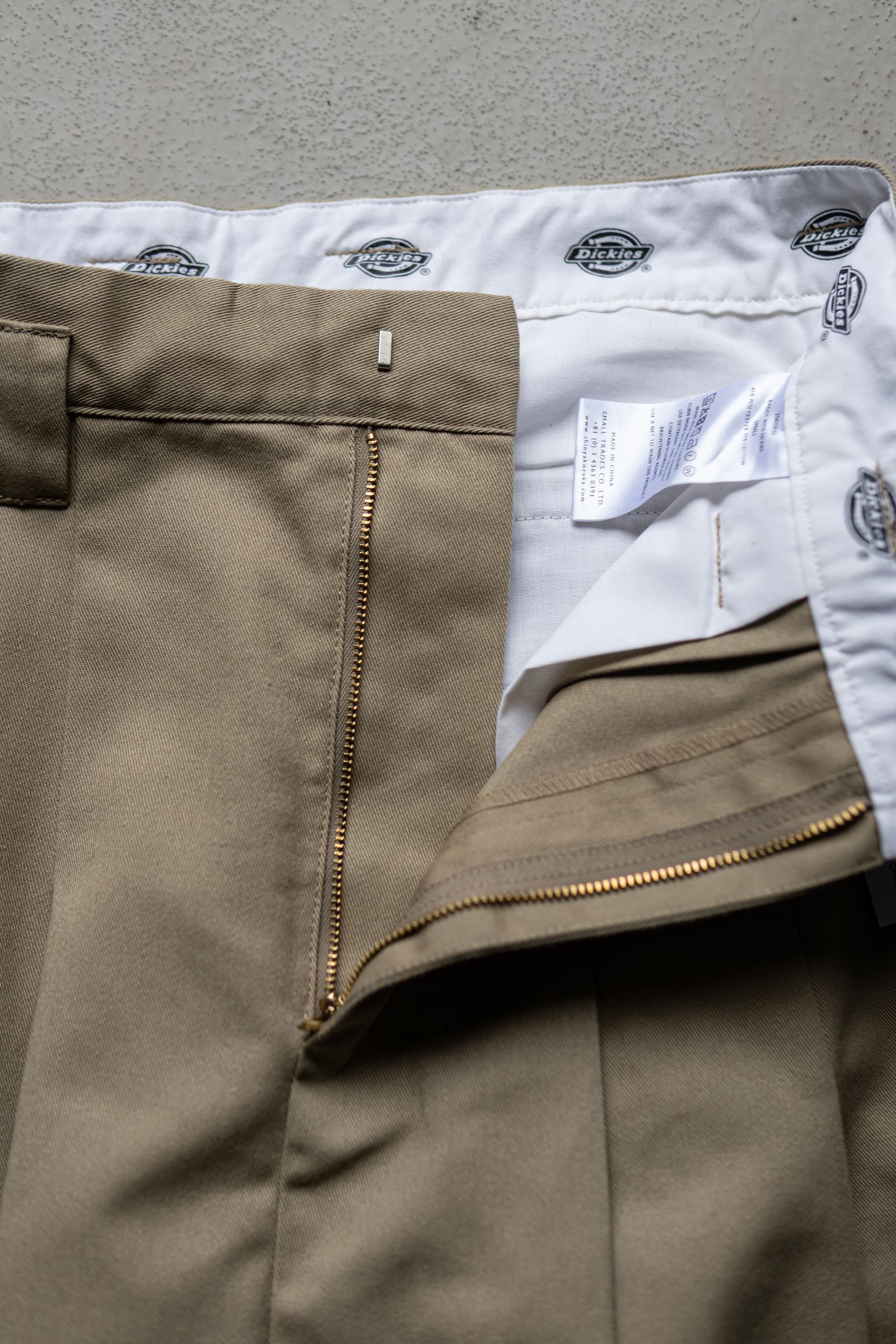 【SHINYAKOZUKA×Dickies】BAGGY WITH DICKIES / KHAKI