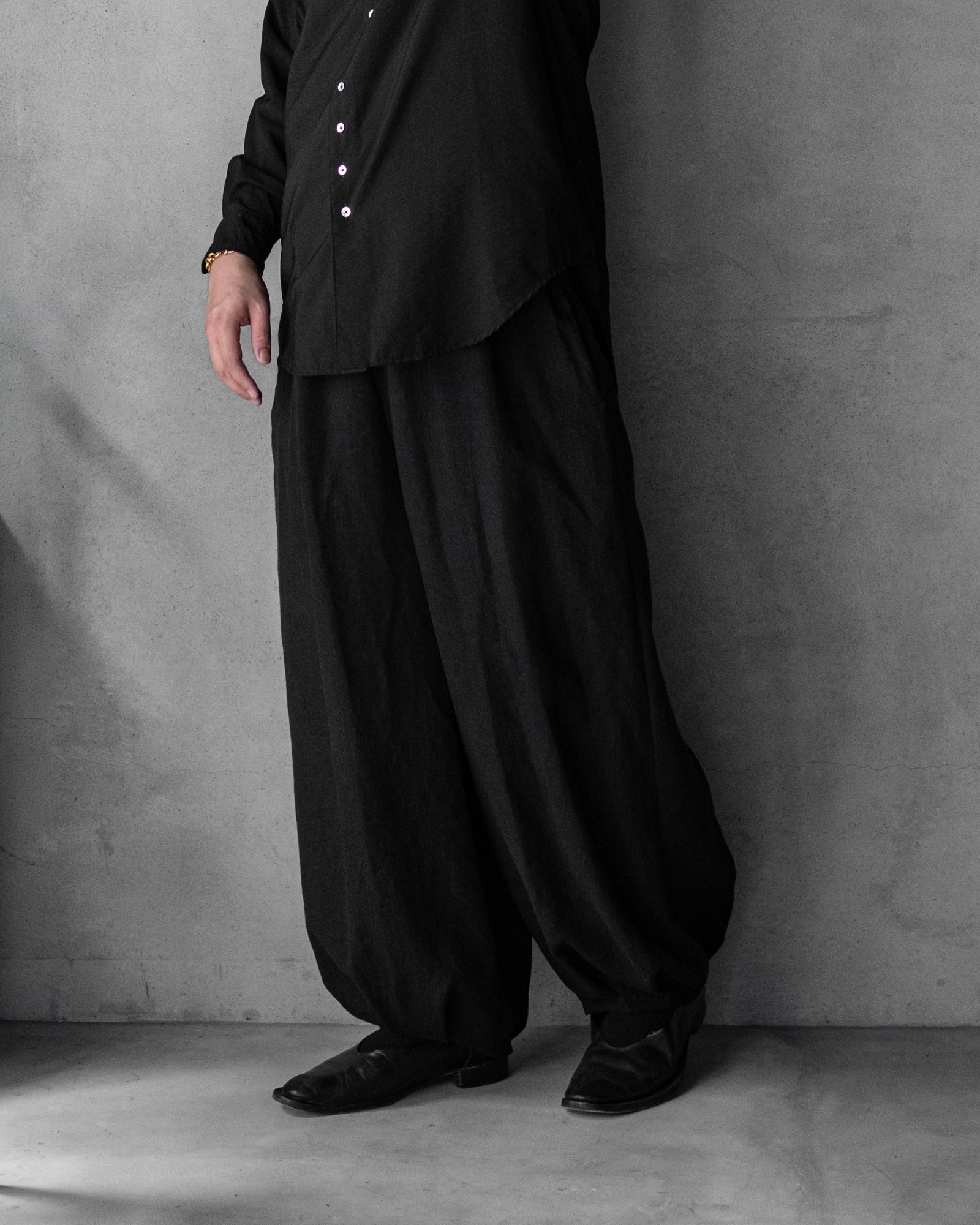 Linen Tucked Hem Wide Easy Pants / Black