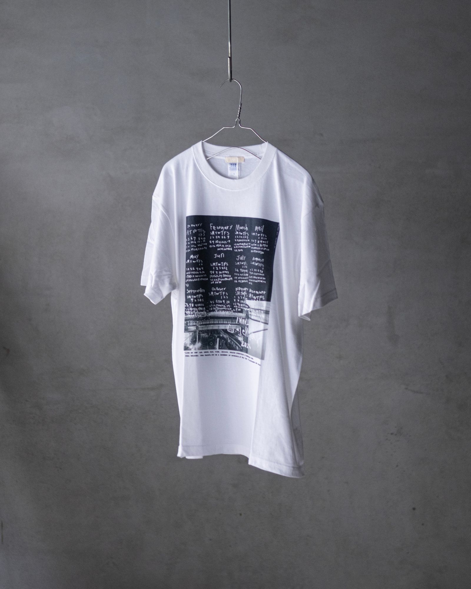 PHOTO CALENDER TEE / White