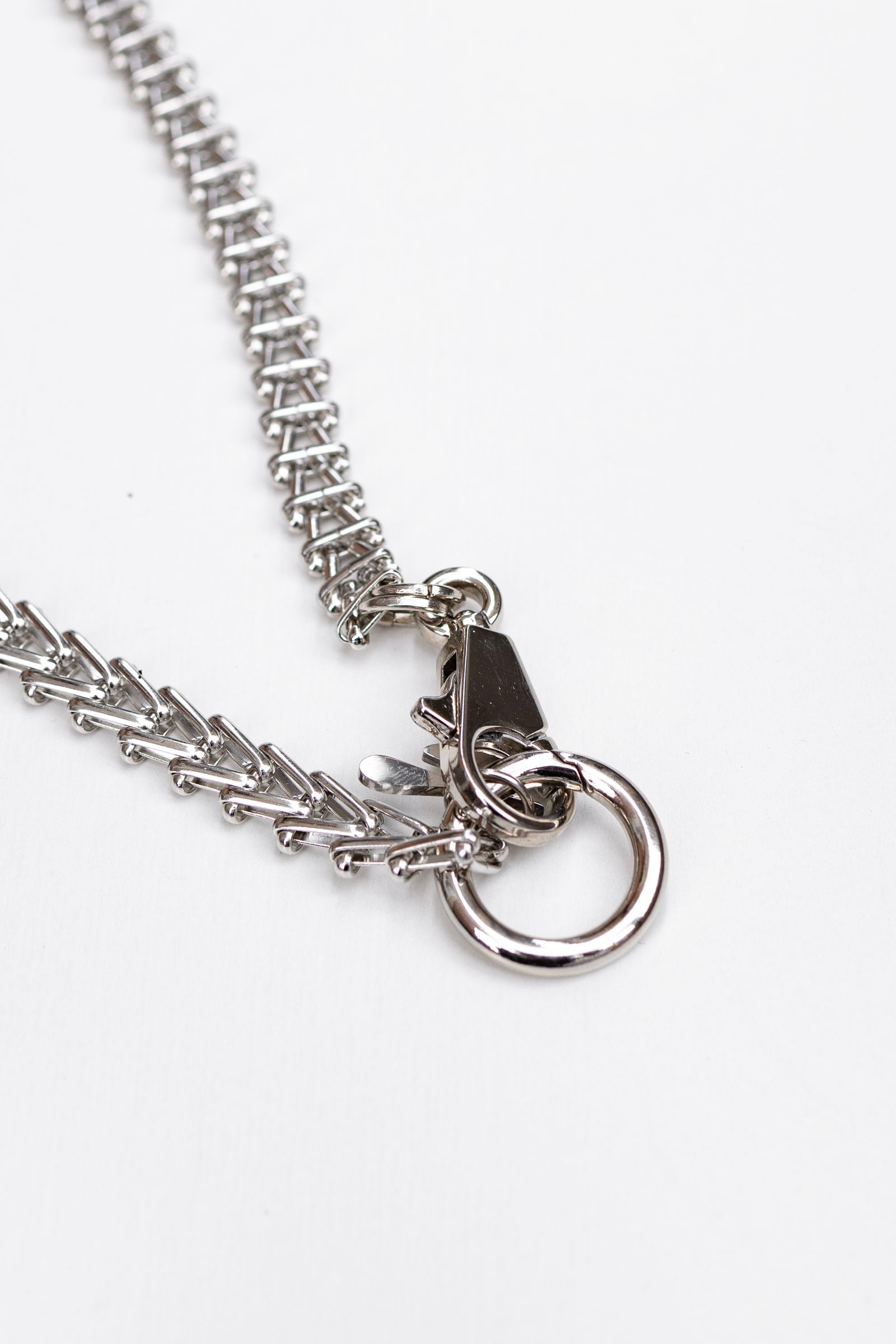 VINTAGE GLASSES NECKLACE / SILVER