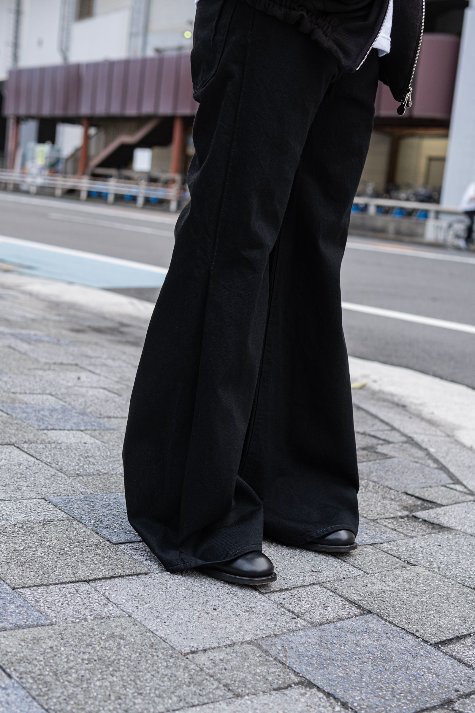 ORDINARY CITY MASSIVE FLAIR / BLACK