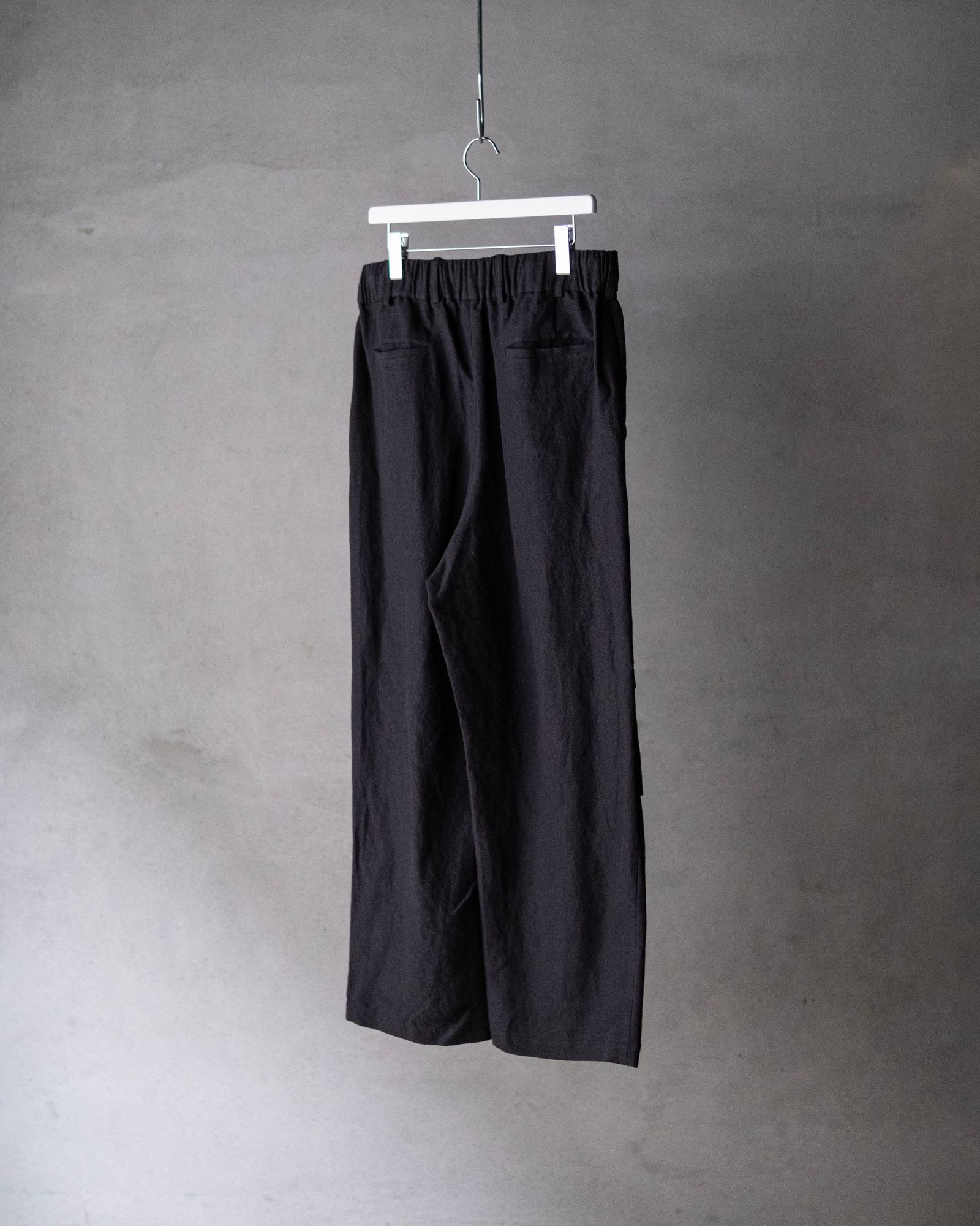 Linen Silk Wide Knee Tuck Pants / Black