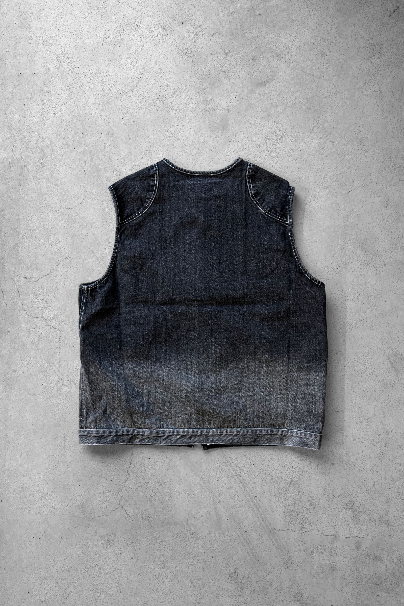 Silver Buckle Denim Vest / Black