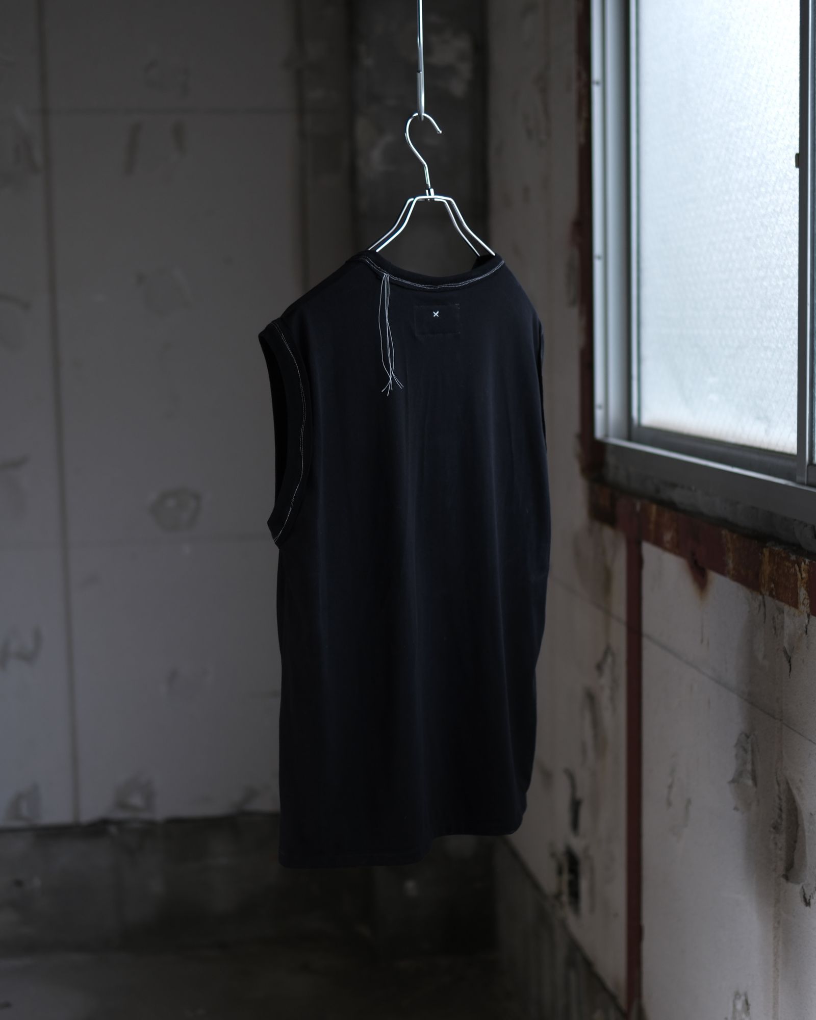 “TUGIHAGI” Neck Sleeveless / Black