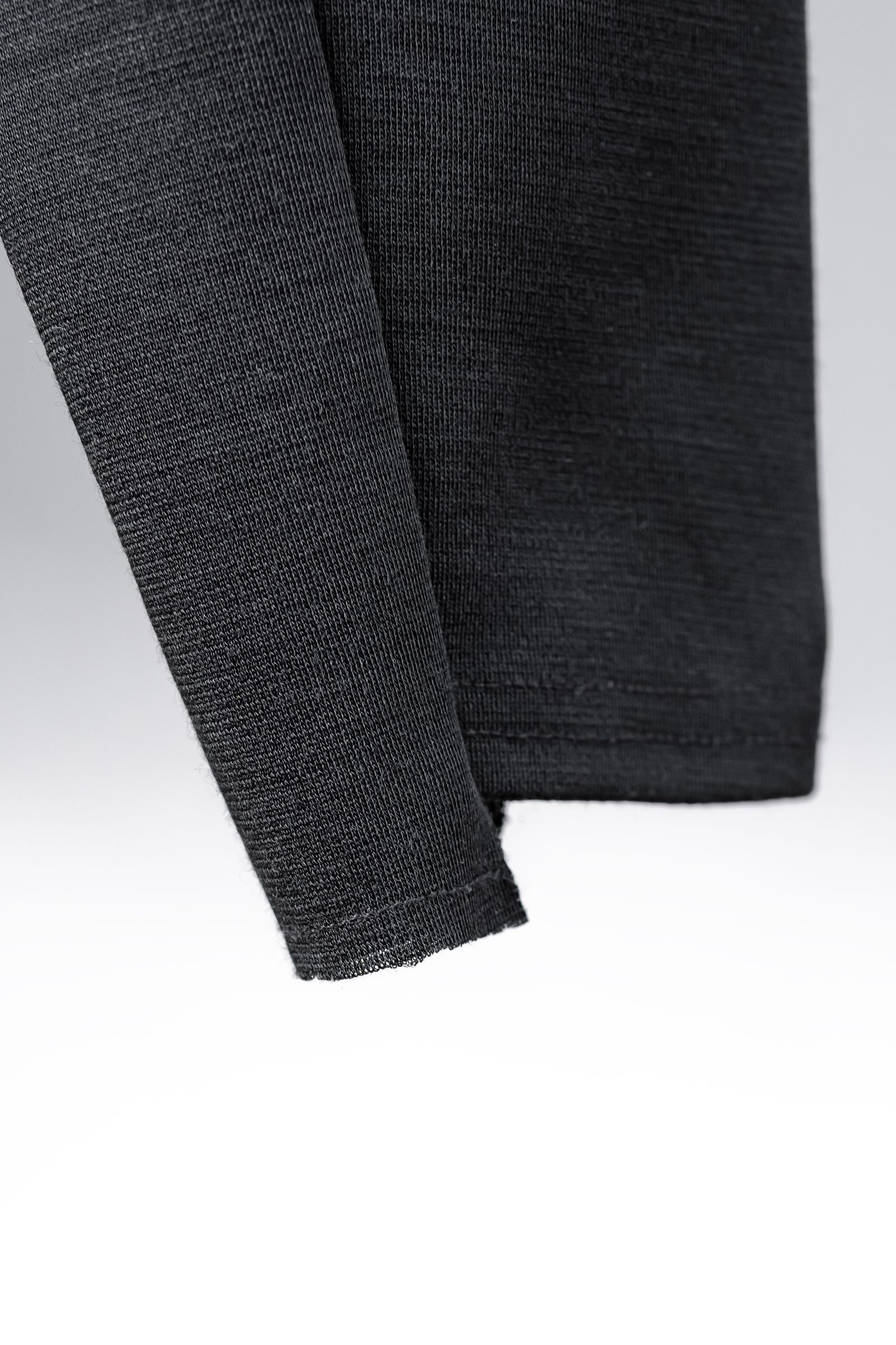 Bonding act / Black