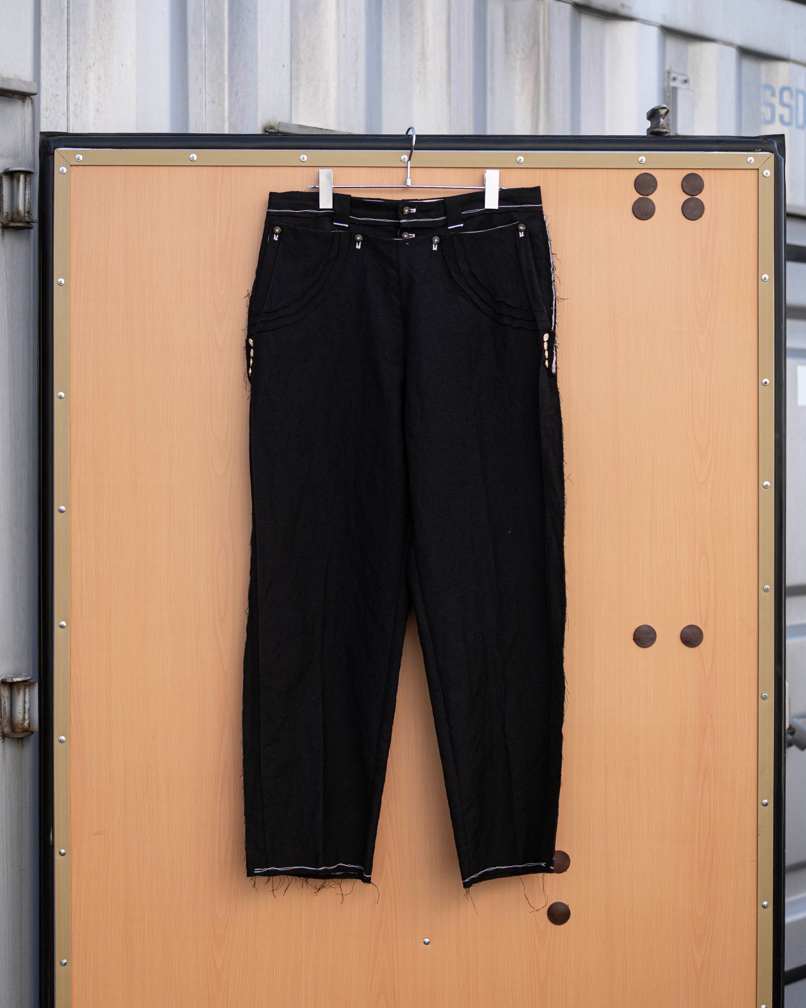 “SAMON” pleated ceremony pants / Black