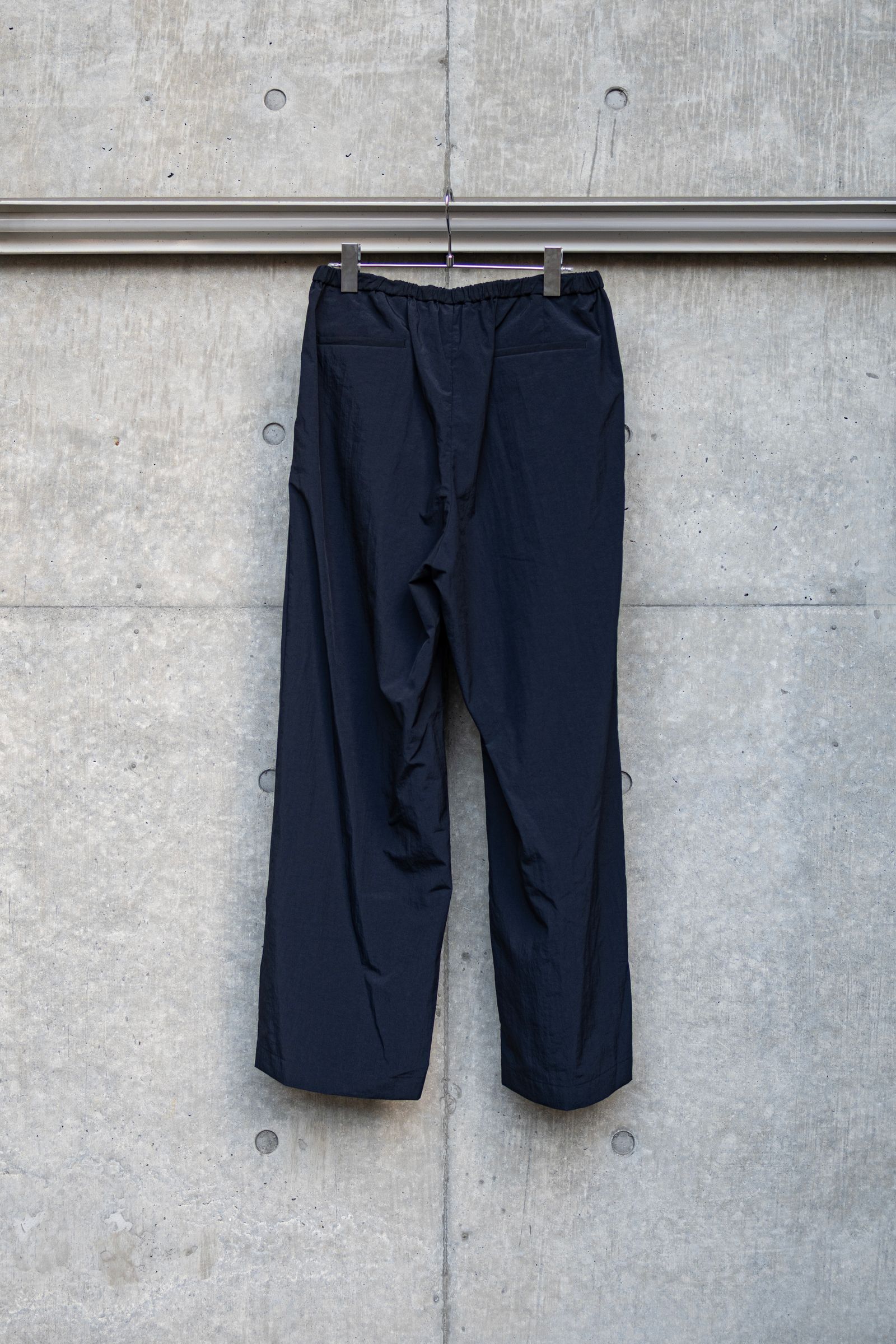 NYLON SPINDLE PANTS / NAVY