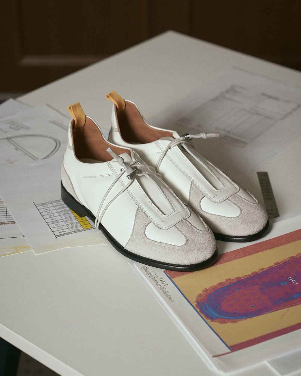 Shoe sneaker german / White