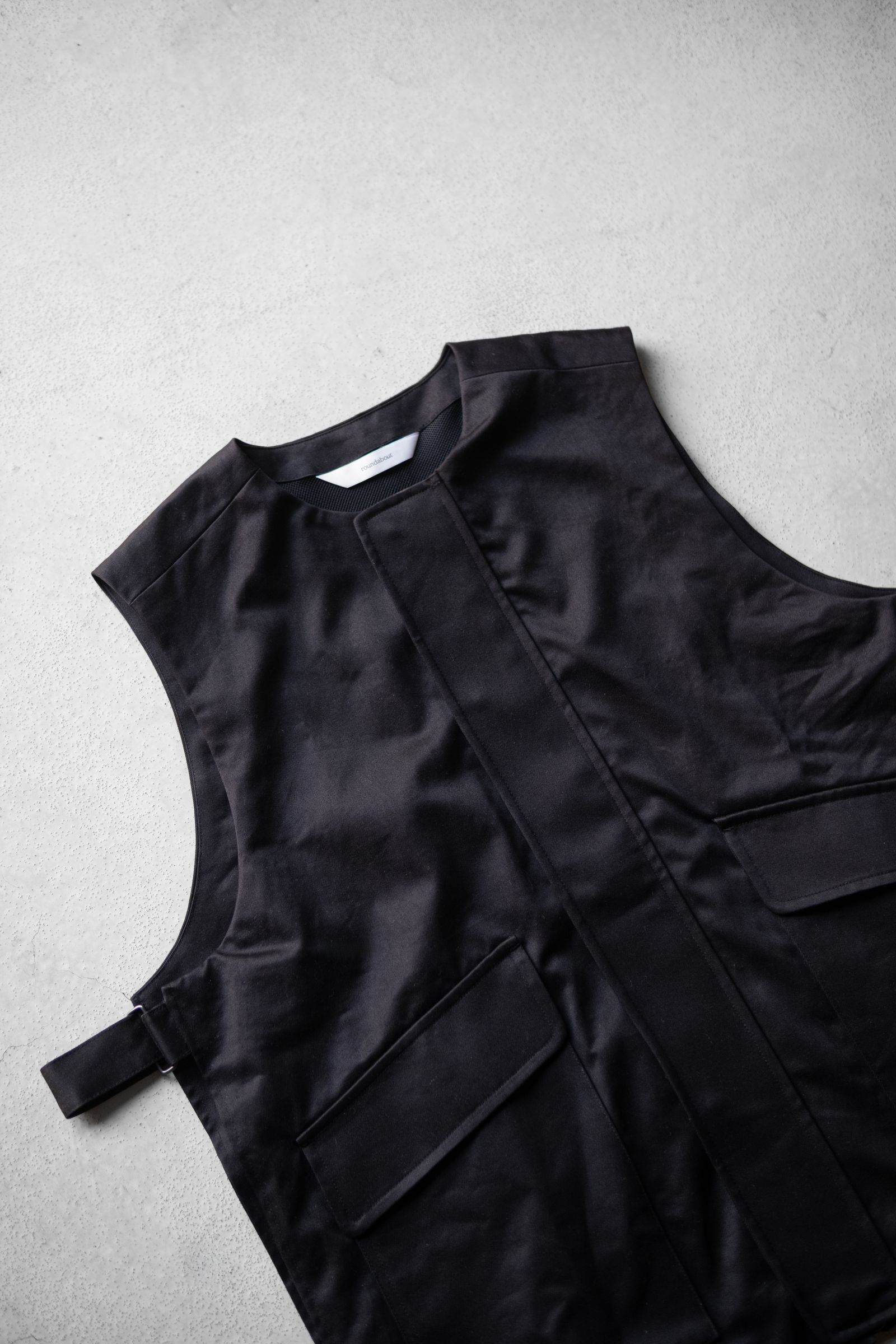 Full-Zip Vest / Black