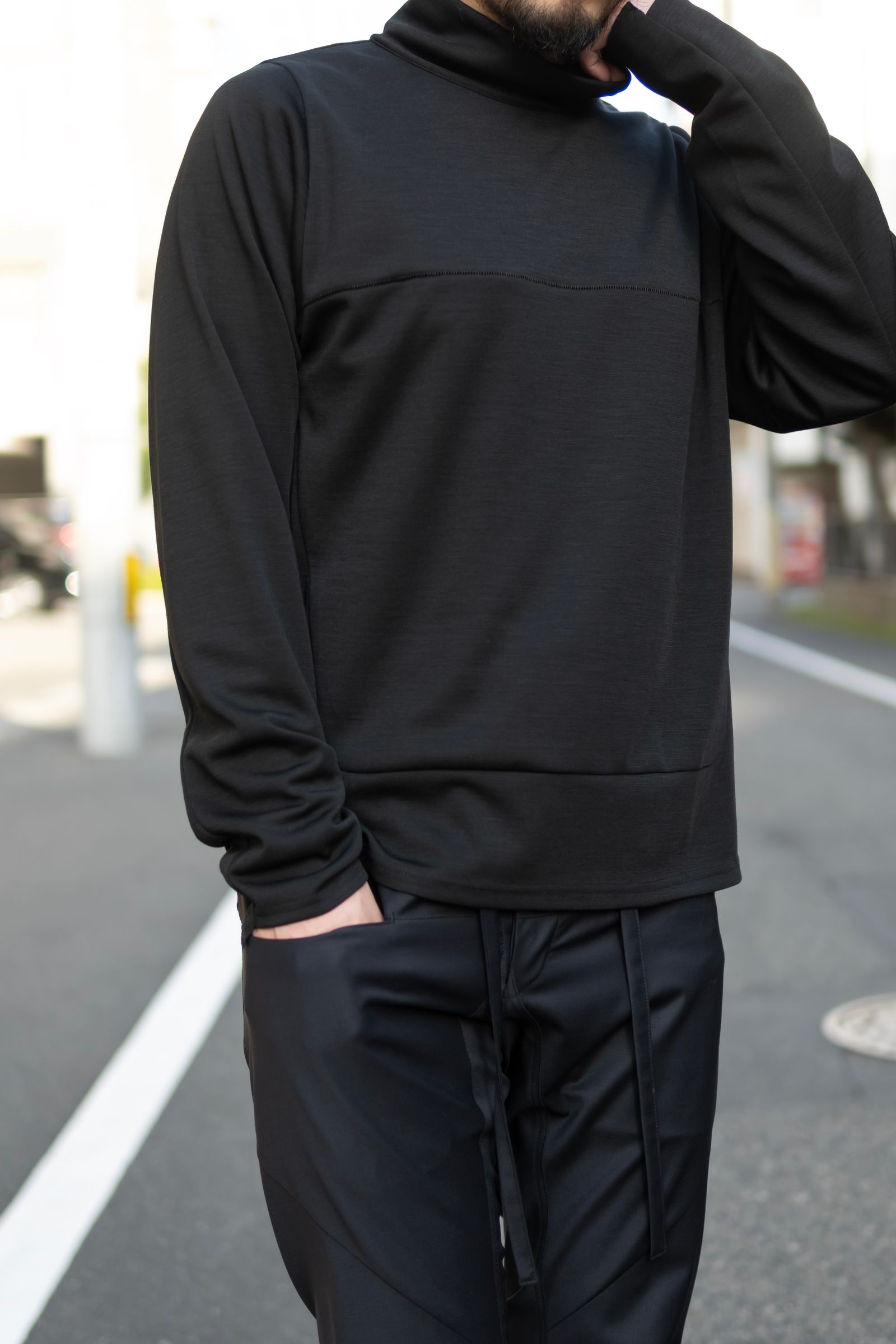 Bonding act / Black