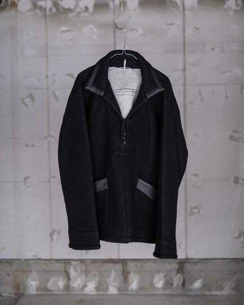 FAUX LEATHER TRIM OVERSIZED PULLOVER / BLACK