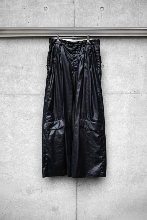 "FAKE-FAKE LEATHER" Baggy trousers / BLACK