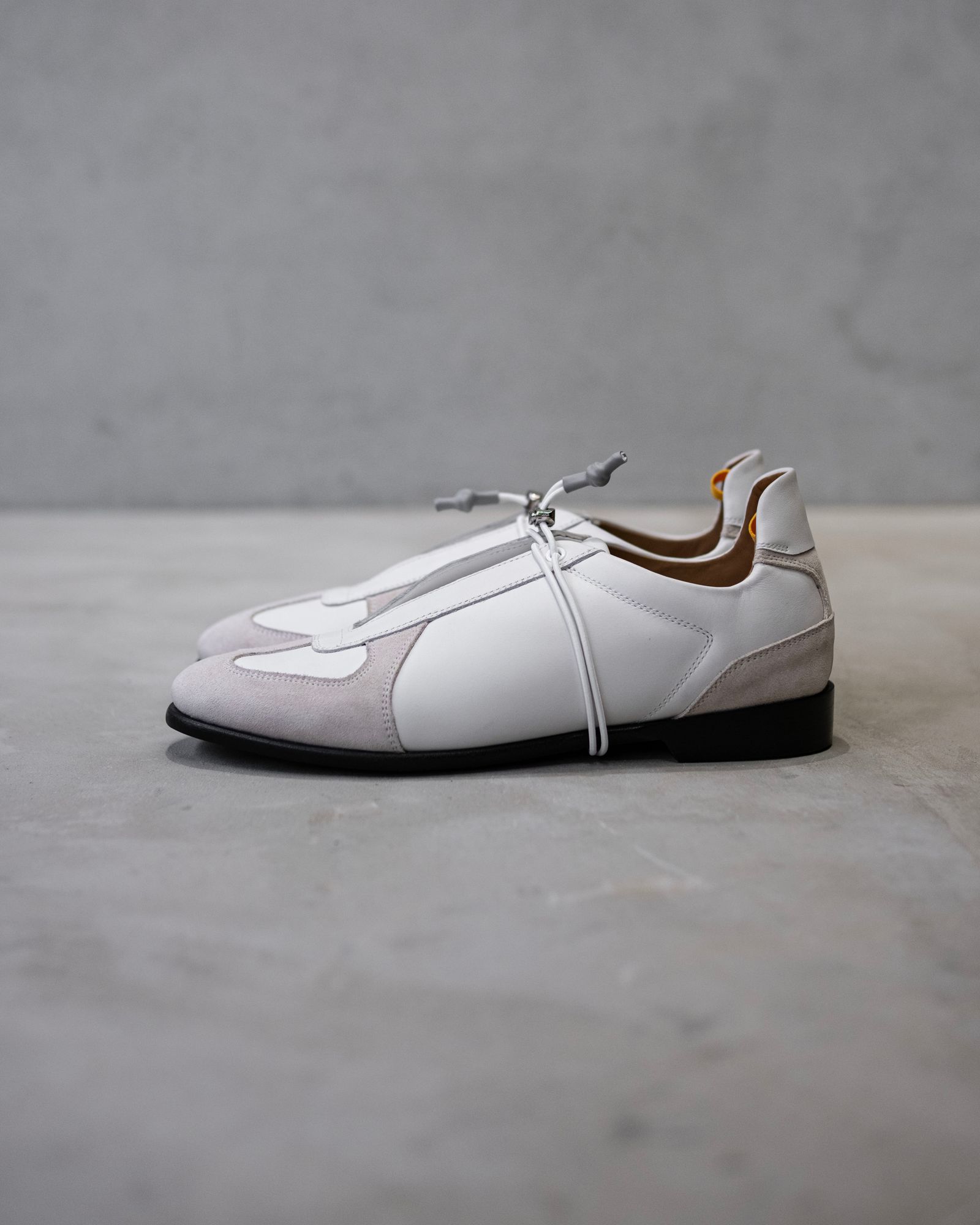 Shoe sneaker german / White