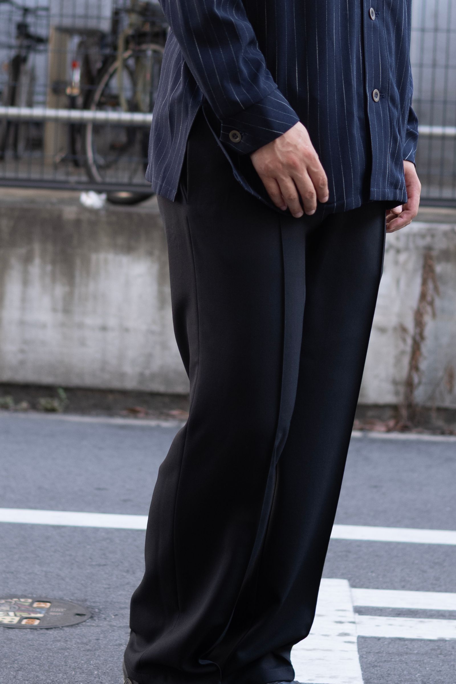 "REL" WOOL POLYESTER TWILL / BLACK