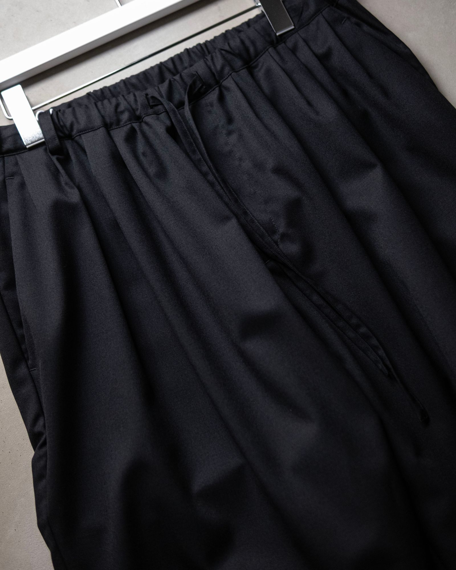 Pure Wool Relax Trousers / Black